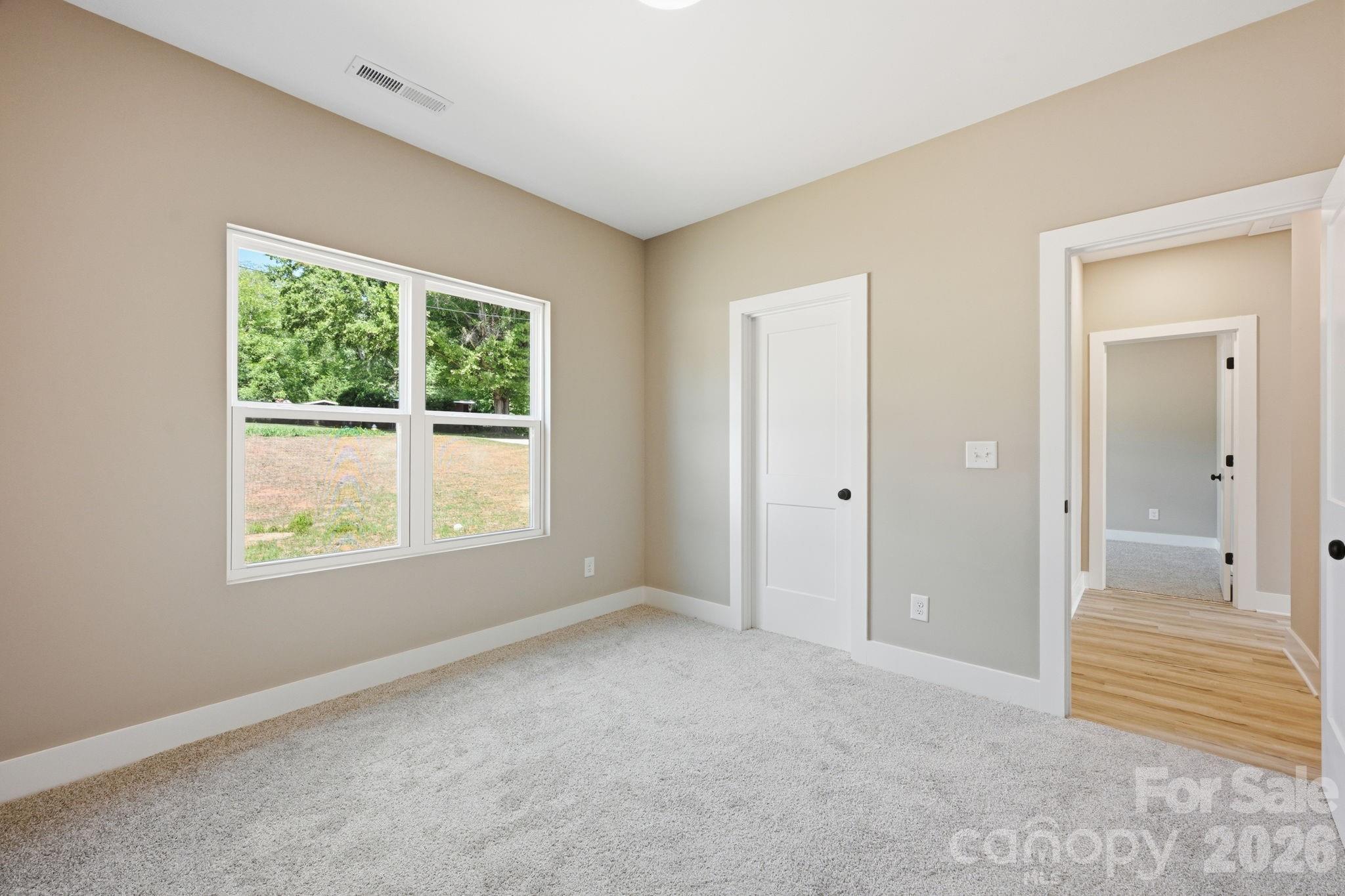 1513 Robin Road — Newton