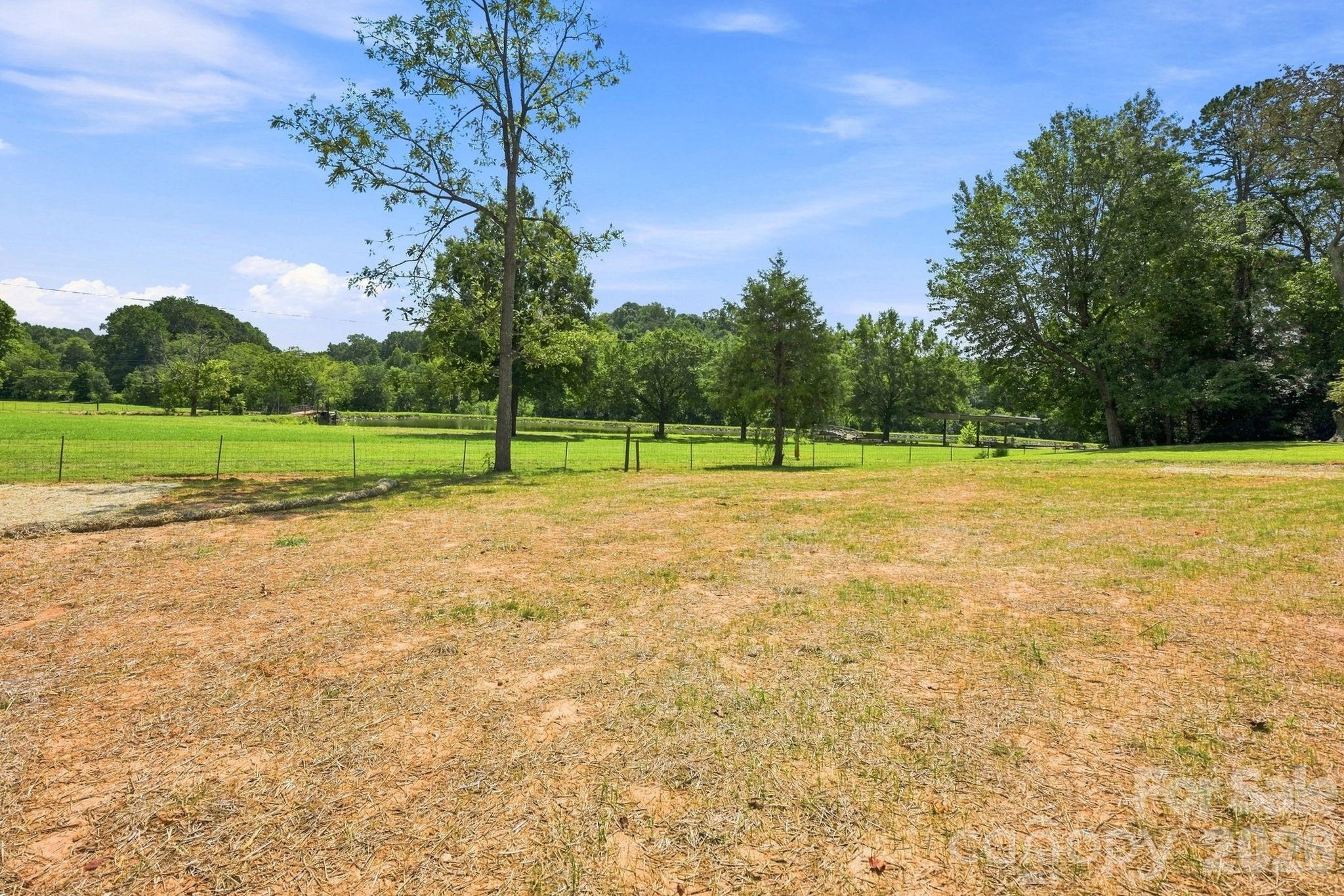 1517 Robin Road — Newton