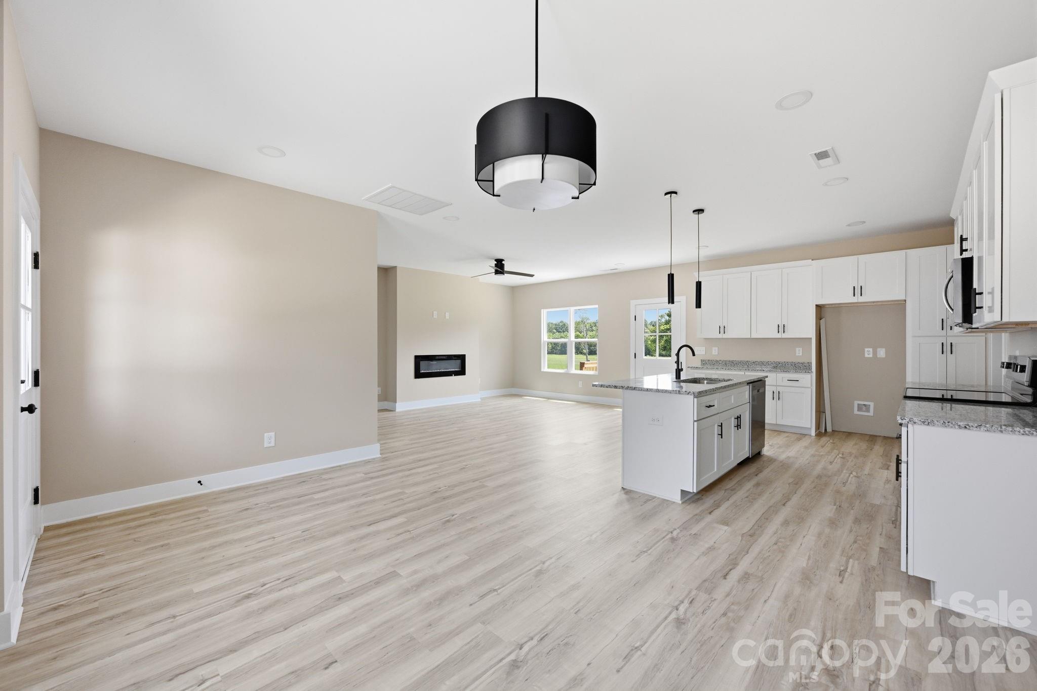 1517 Robin Road — Newton