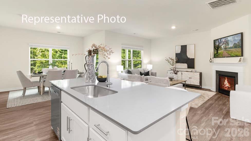 1141 Foxberry Lane — Maiden