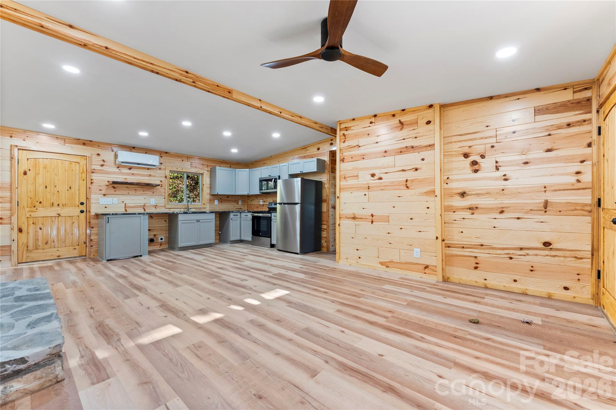 430 Long Branch Road — Maggie Valley