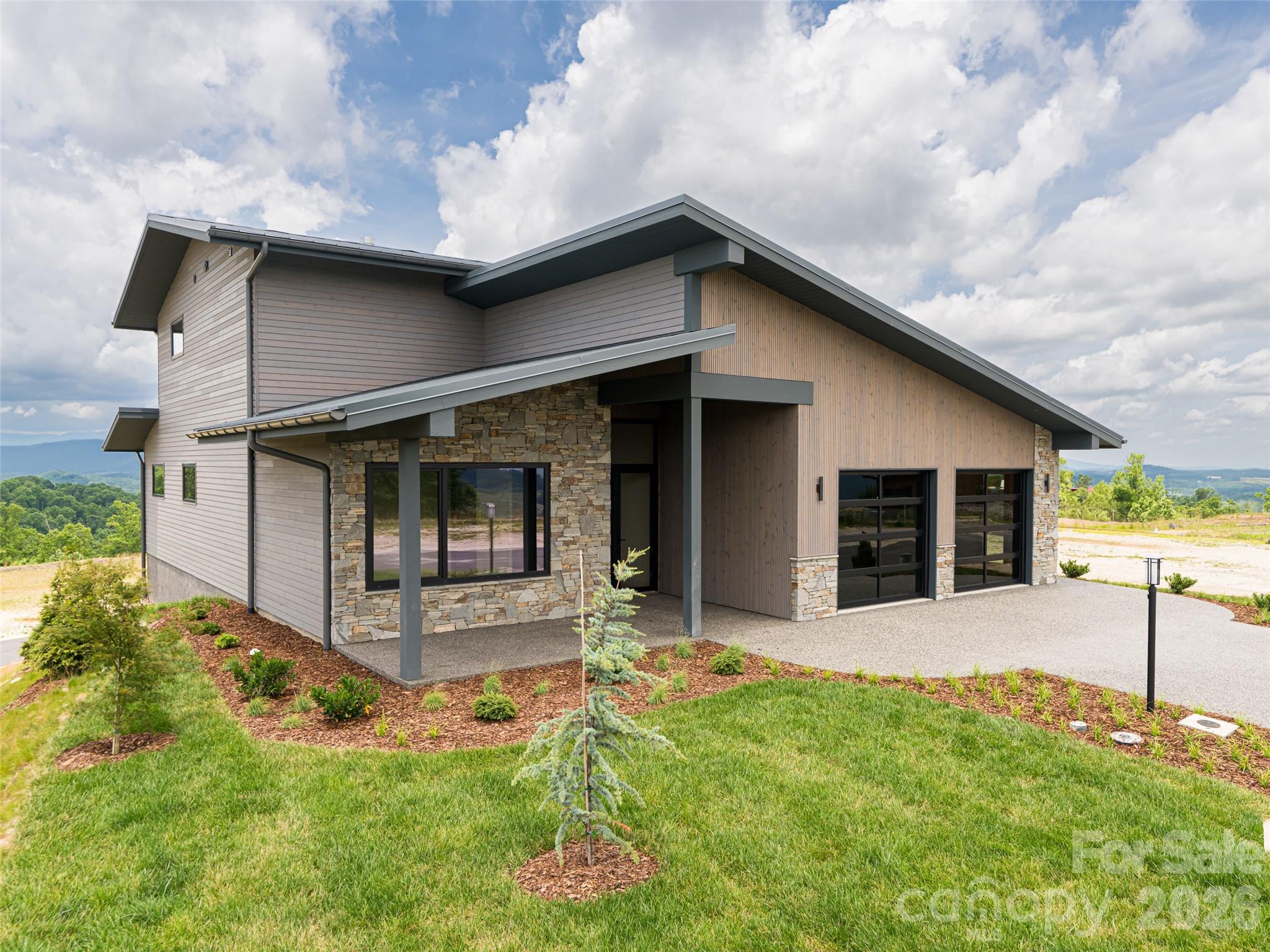 24 S Watchman Drive — Hendersonville