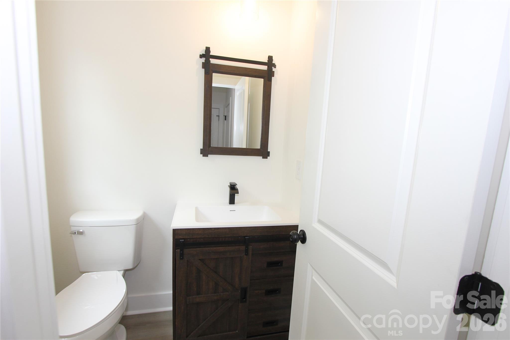 1074 Lyndsey Brook Court — Lincolnton