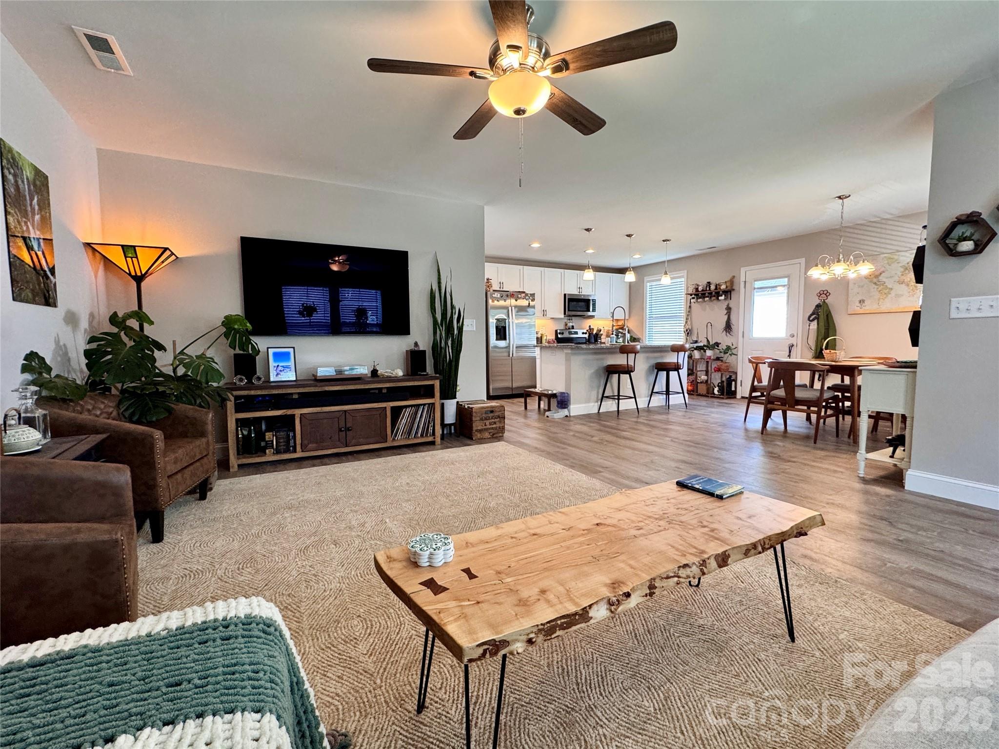 619 Edgewood Avenue — Hendersonville
