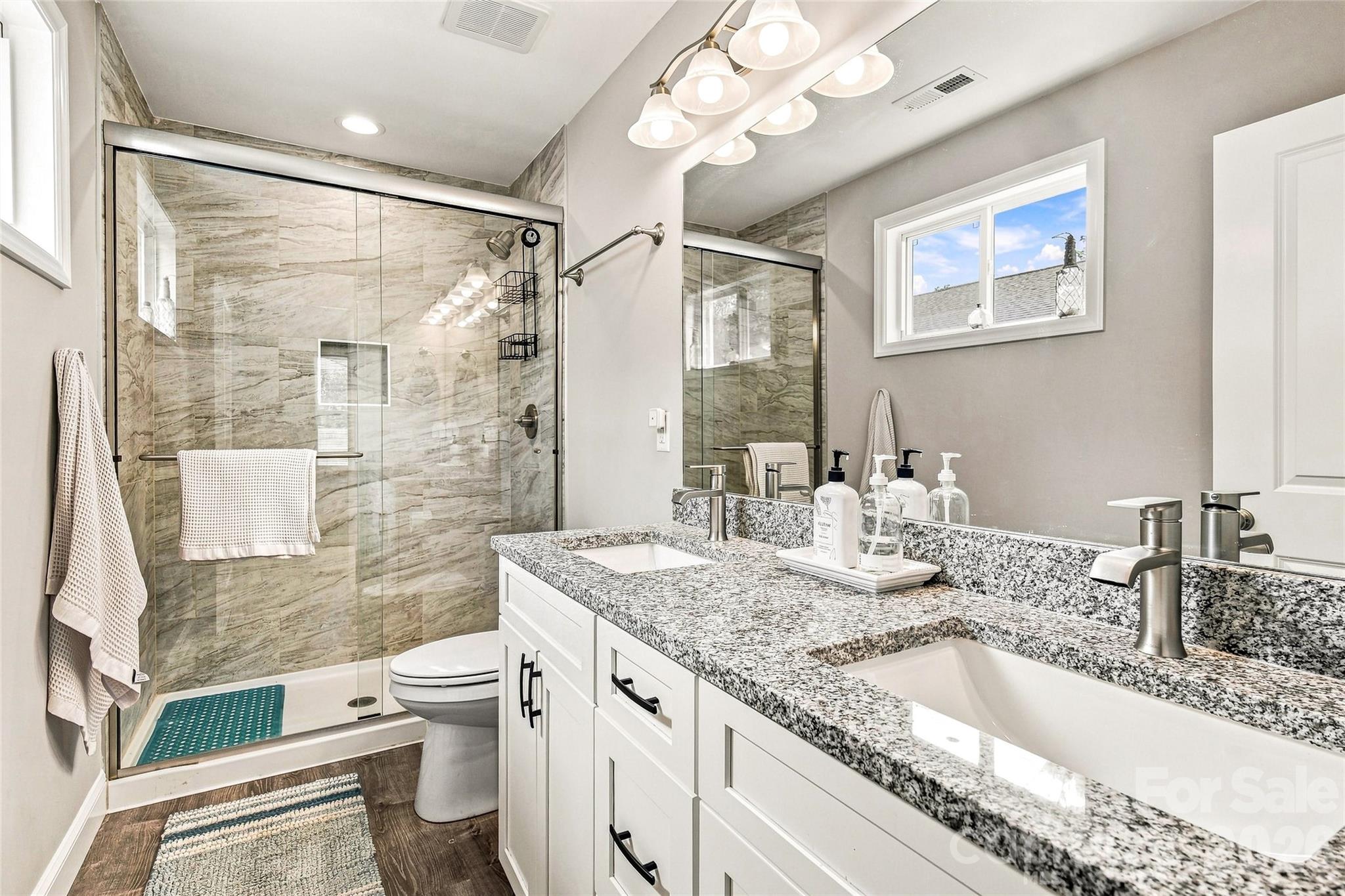 619 Edgewood Avenue — Hendersonville