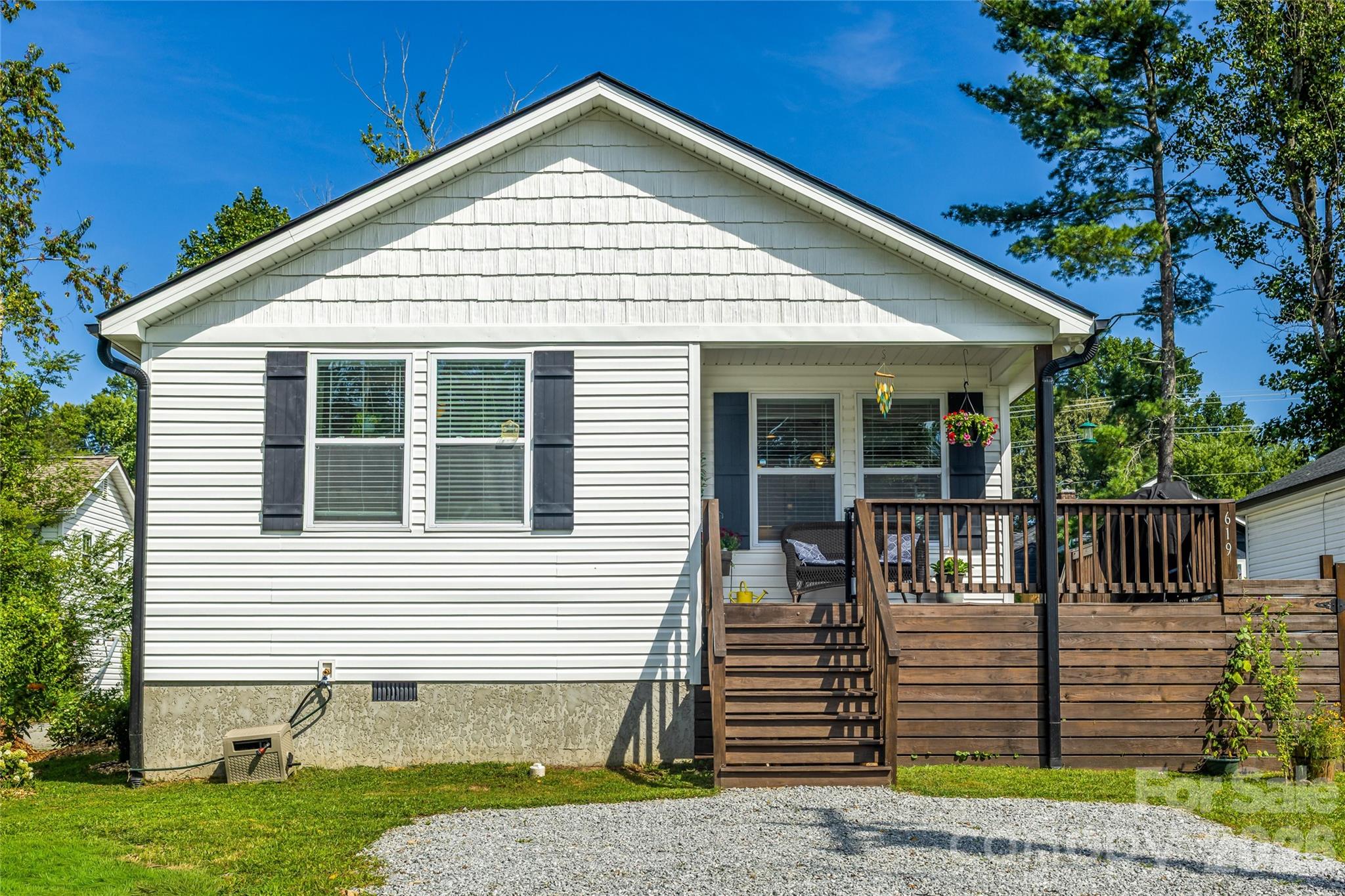 619 Edgewood Avenue — Hendersonville
