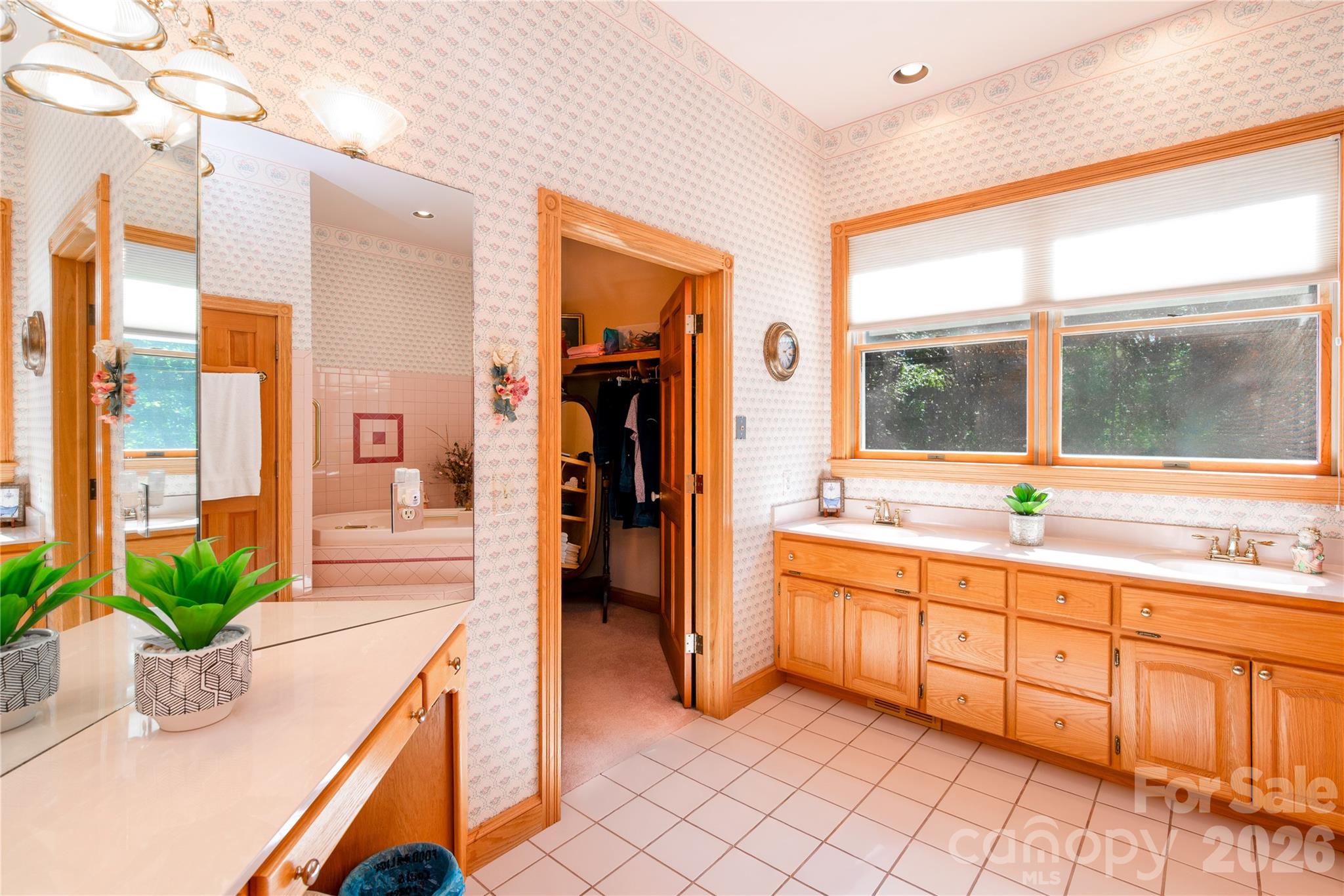 832 Asheville Highway — Sylva