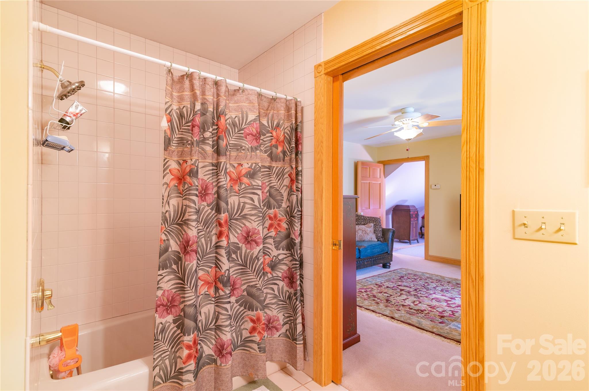 832 Asheville Highway — Sylva