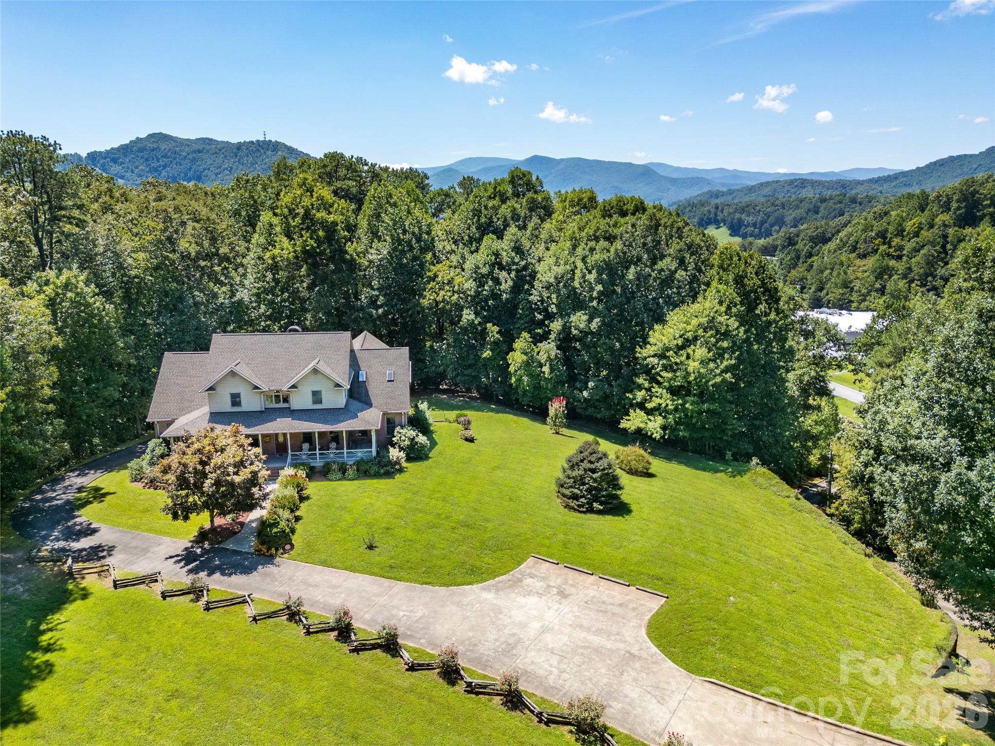 832 Asheville Highway — Sylva