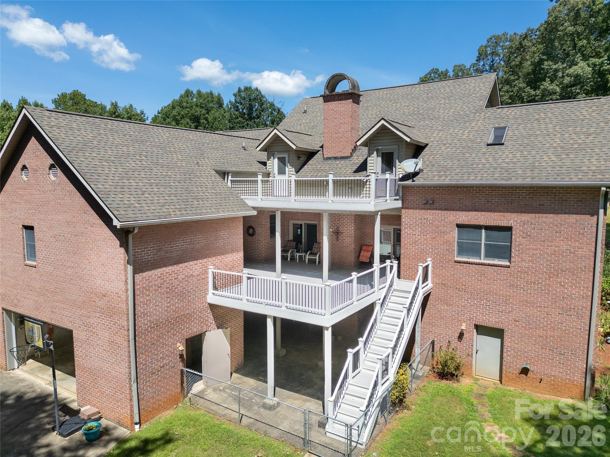 832 Asheville Highway — Sylva