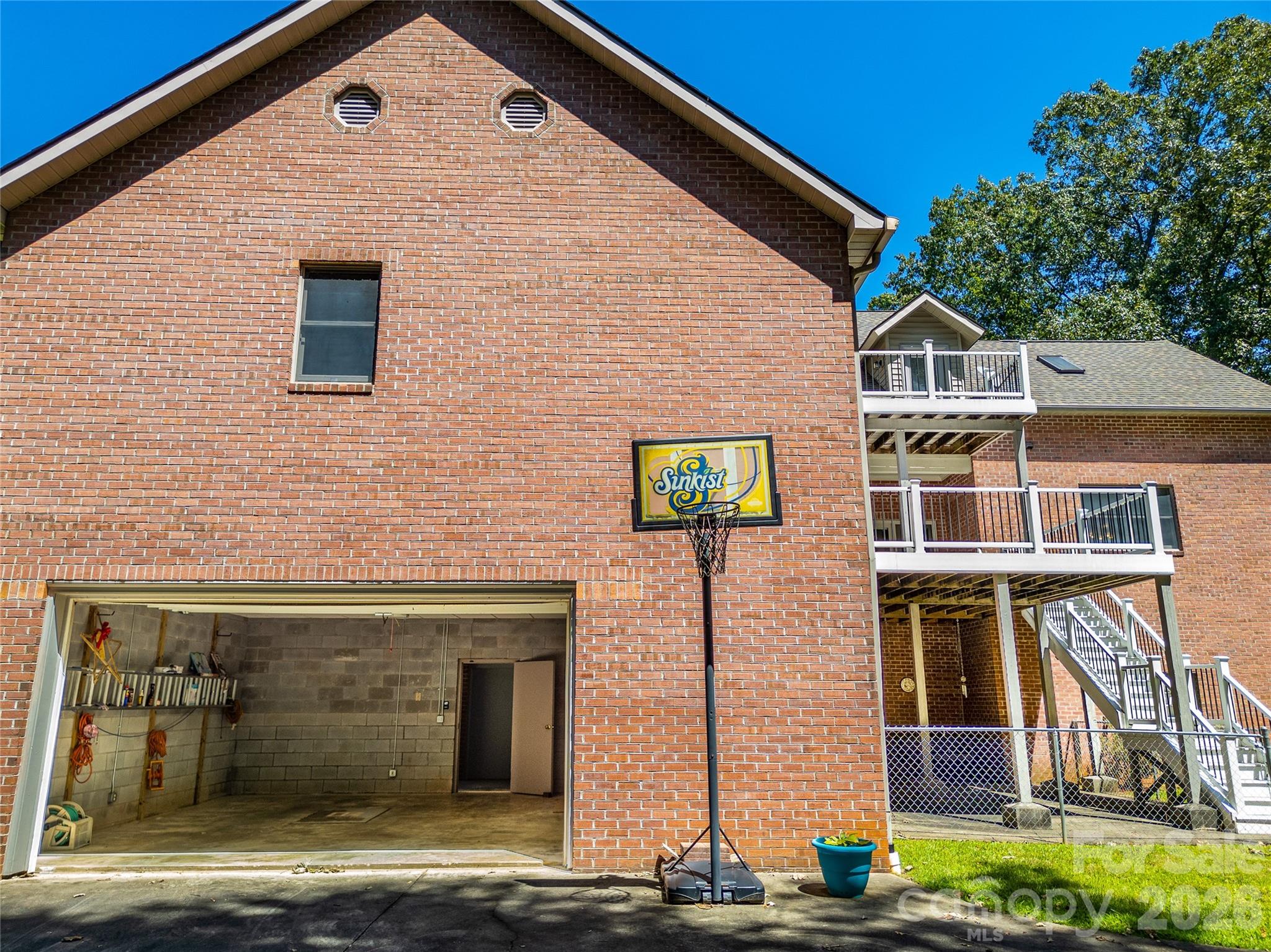 832 Asheville Highway — Sylva