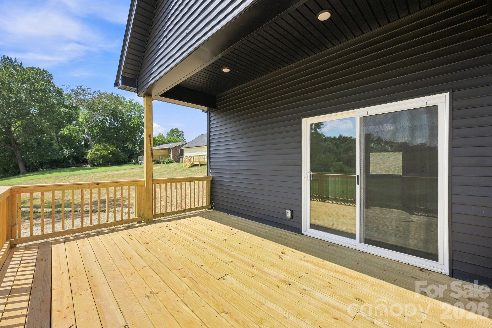1515 Robin Road — Newton