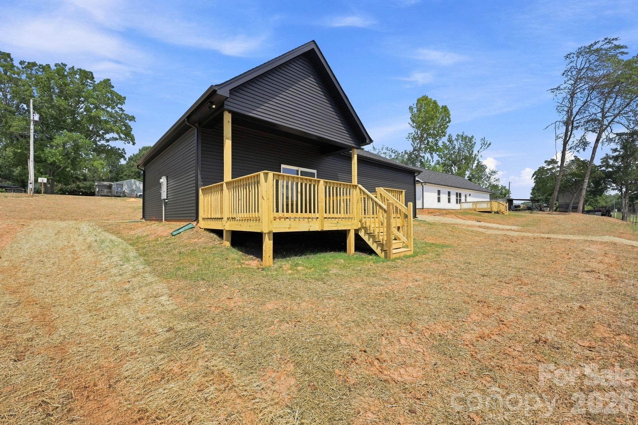 1515 Robin Road — Newton