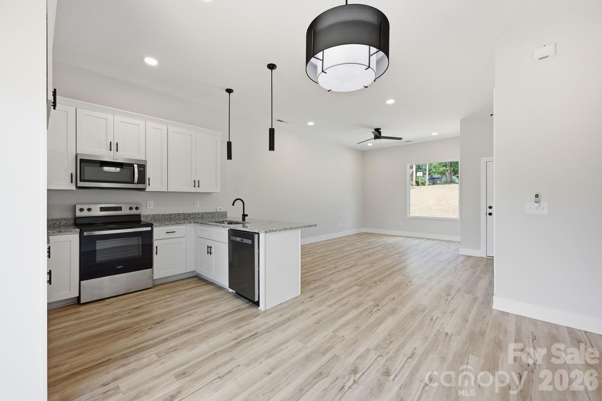 1515 Robin Road — Newton