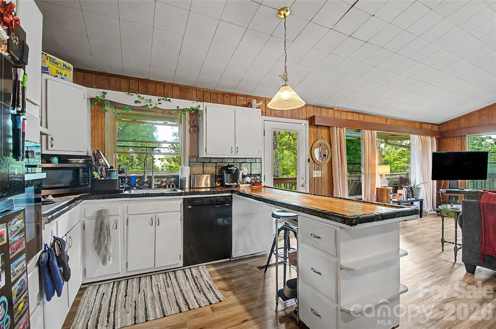 70 Dogwood Drive — Hendersonville