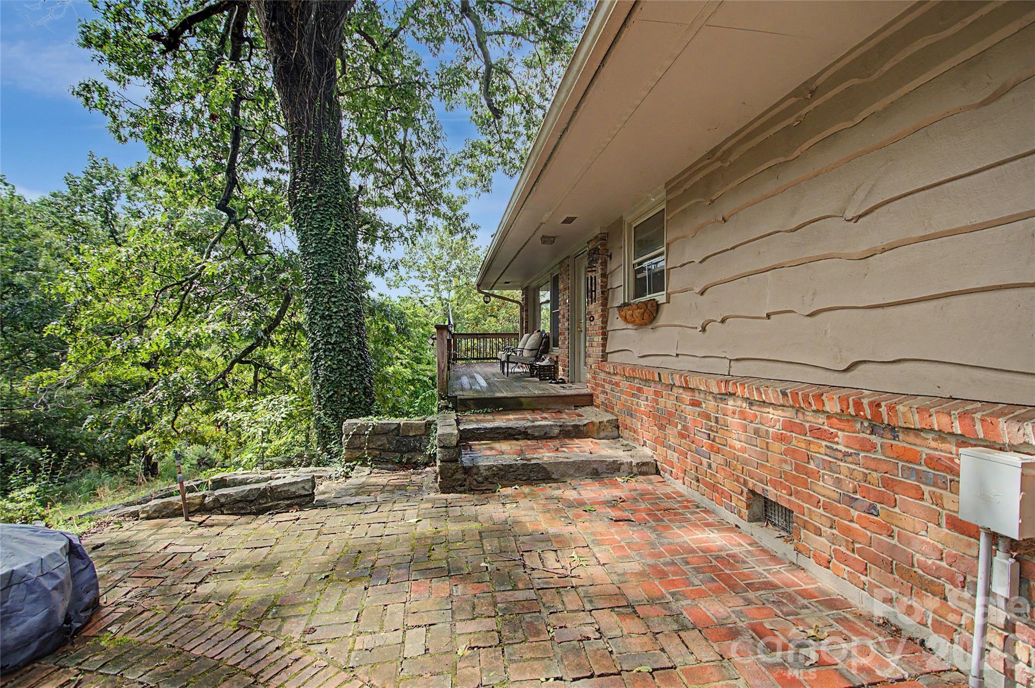 70 Dogwood Drive — Hendersonville