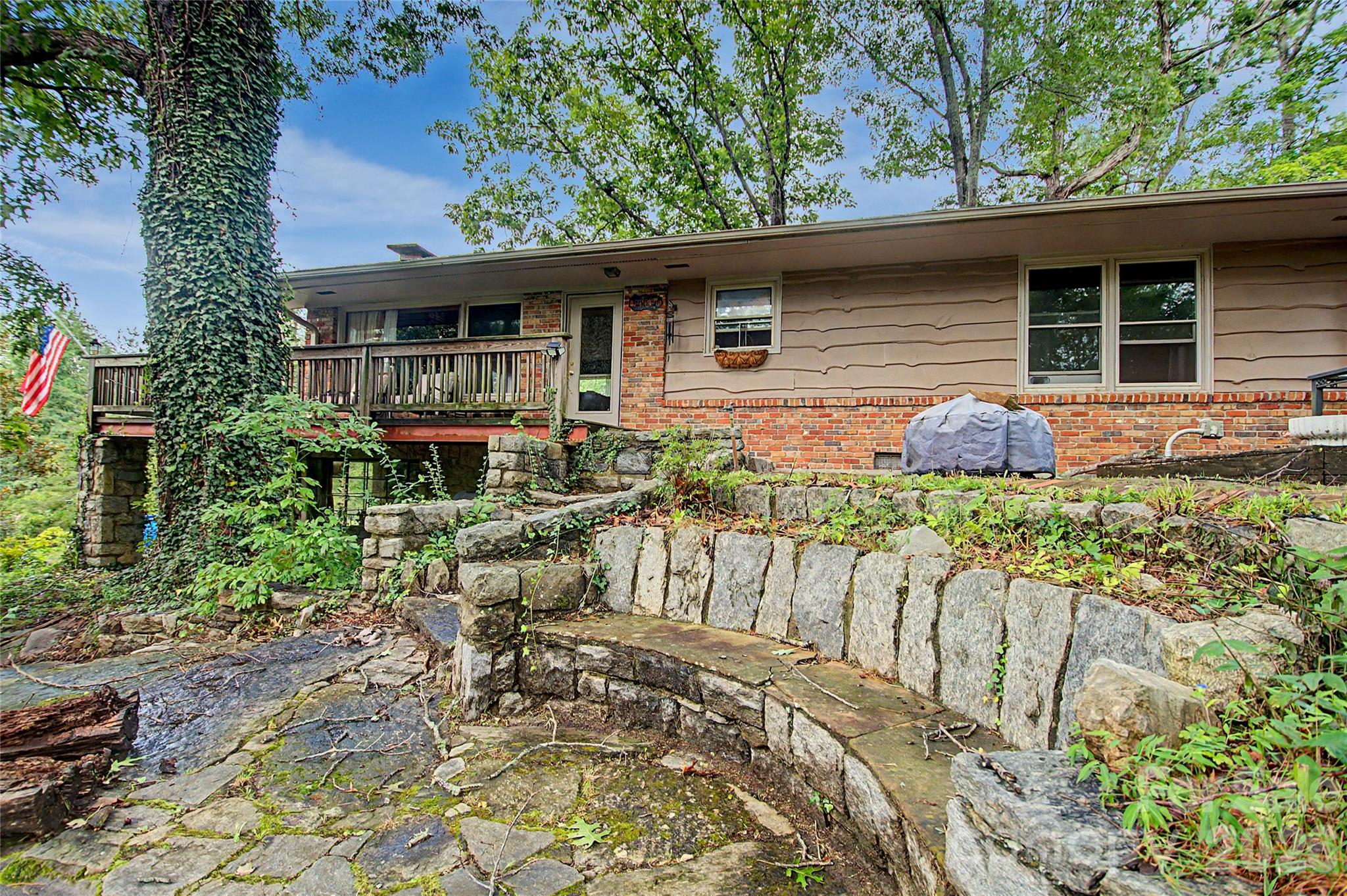 70 Dogwood Drive — Hendersonville