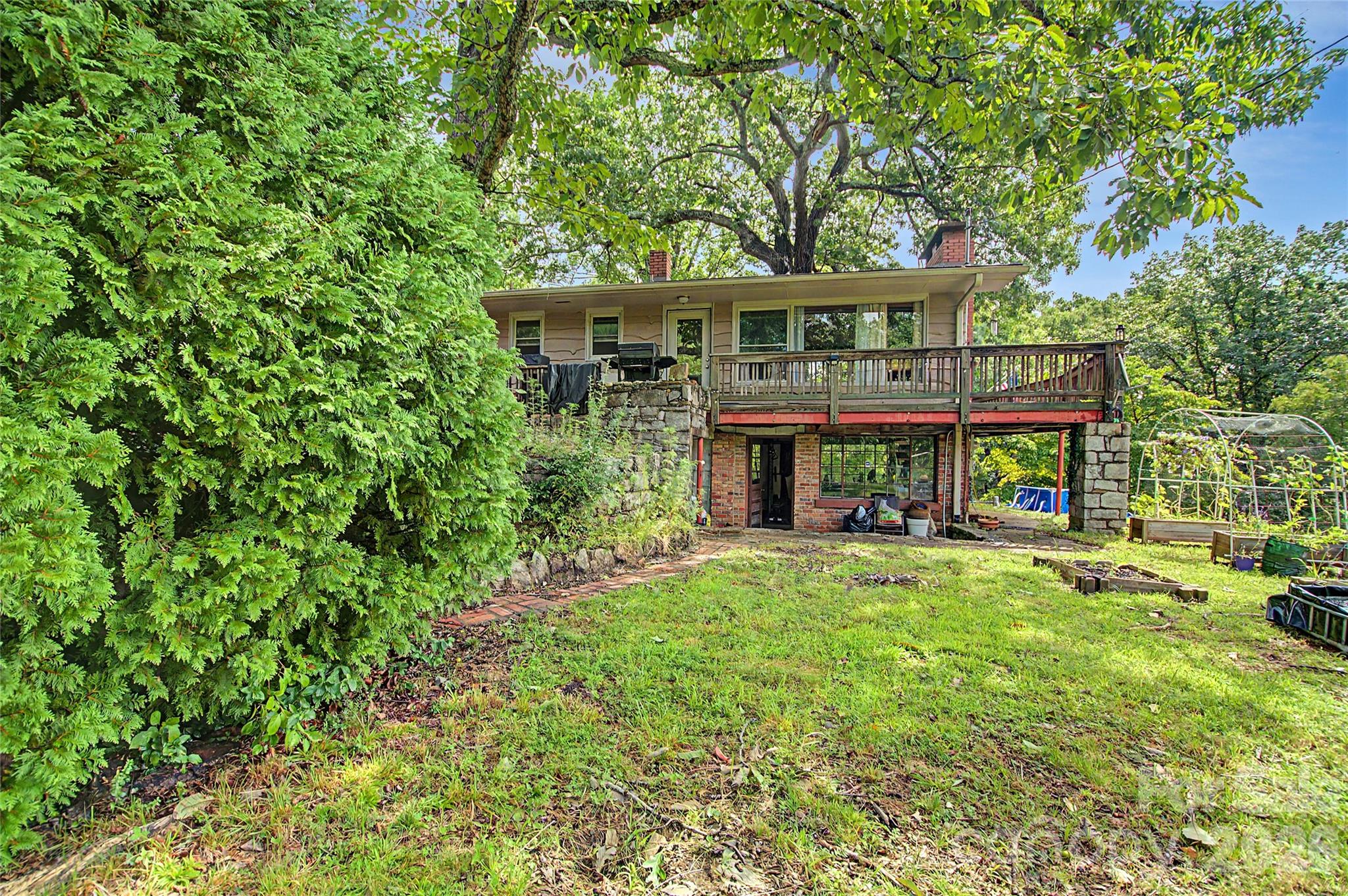 70 Dogwood Drive — Hendersonville