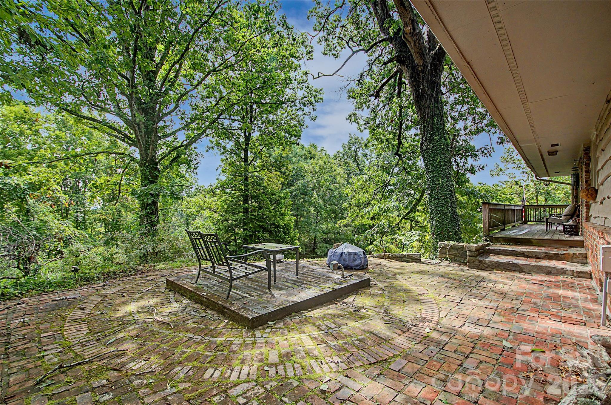70 Dogwood Drive — Hendersonville