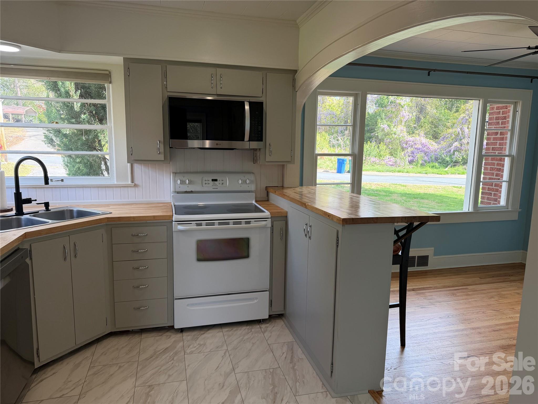 1631 Maple Avenue — Albemarle