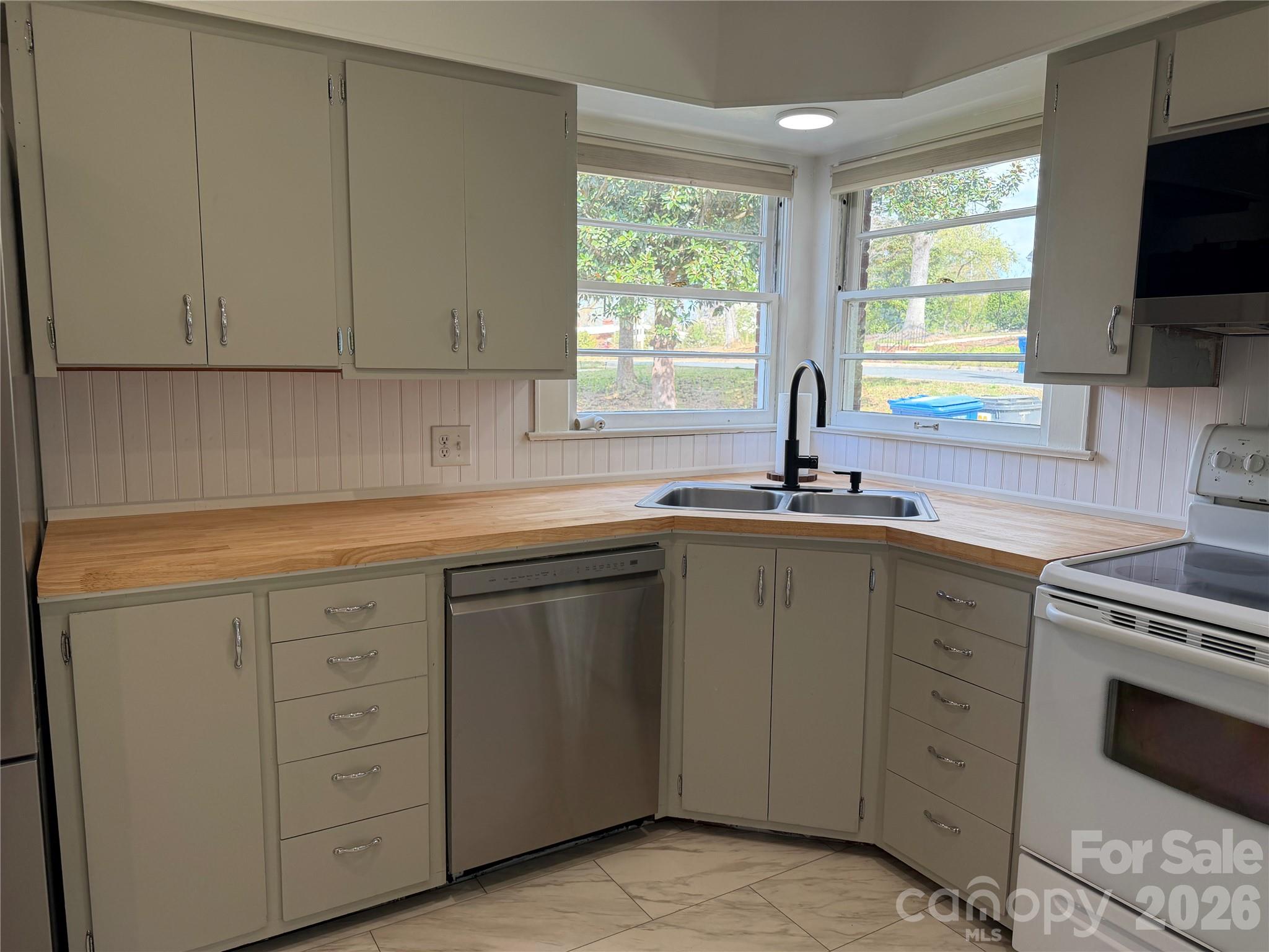 1631 Maple Avenue — Albemarle