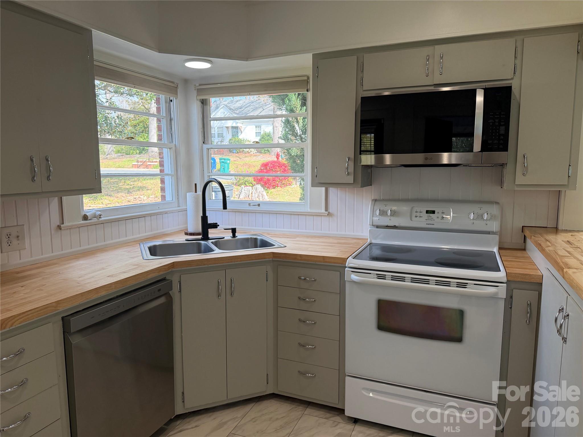 1631 Maple Avenue — Albemarle