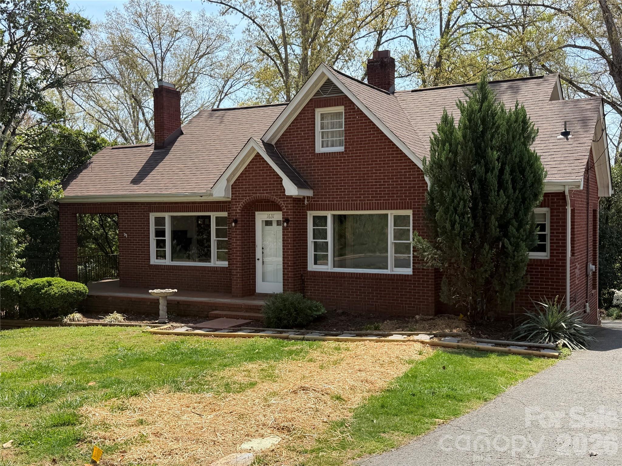 1631 Maple Avenue — Albemarle