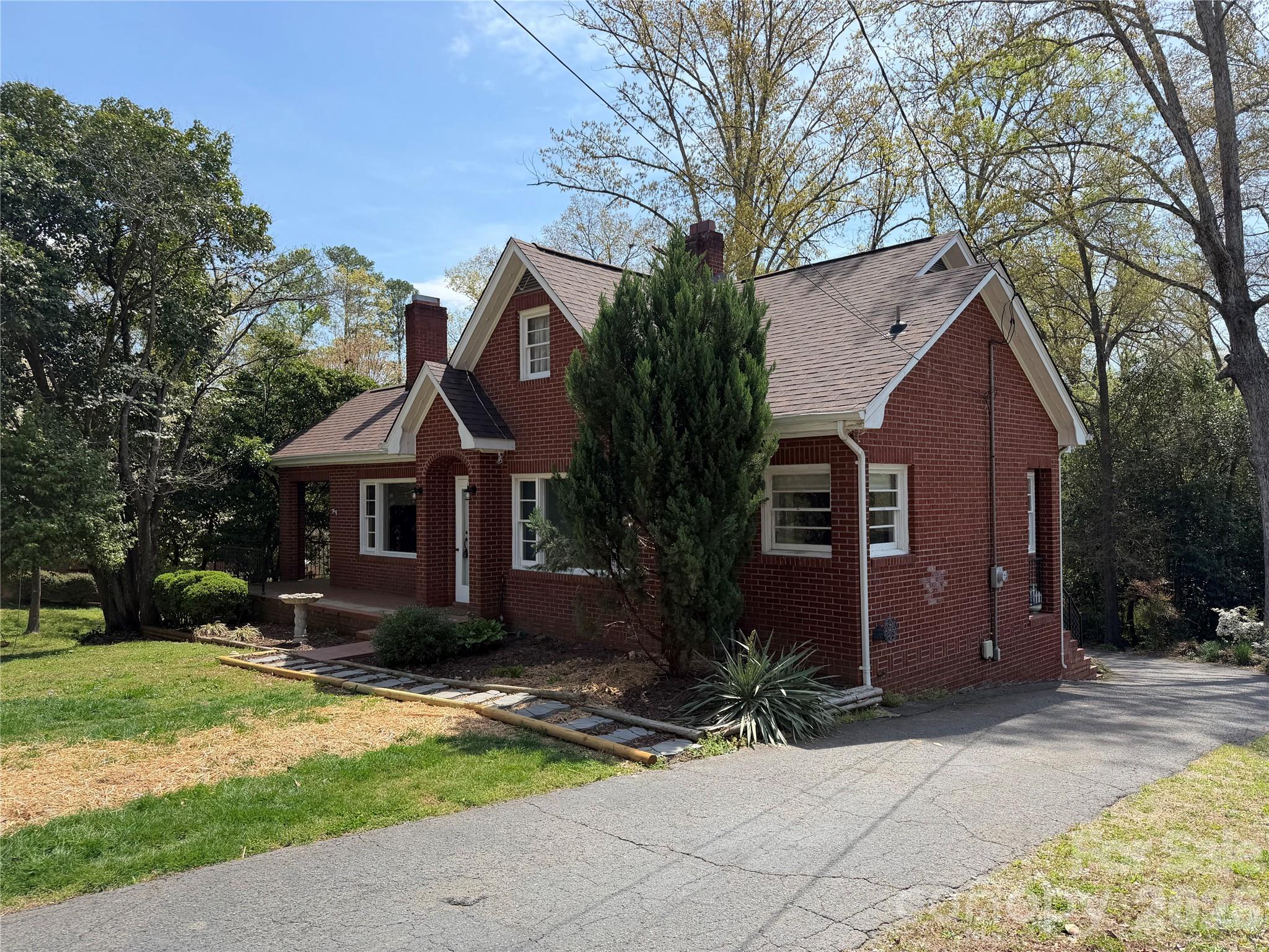 1631 Maple Avenue — Albemarle