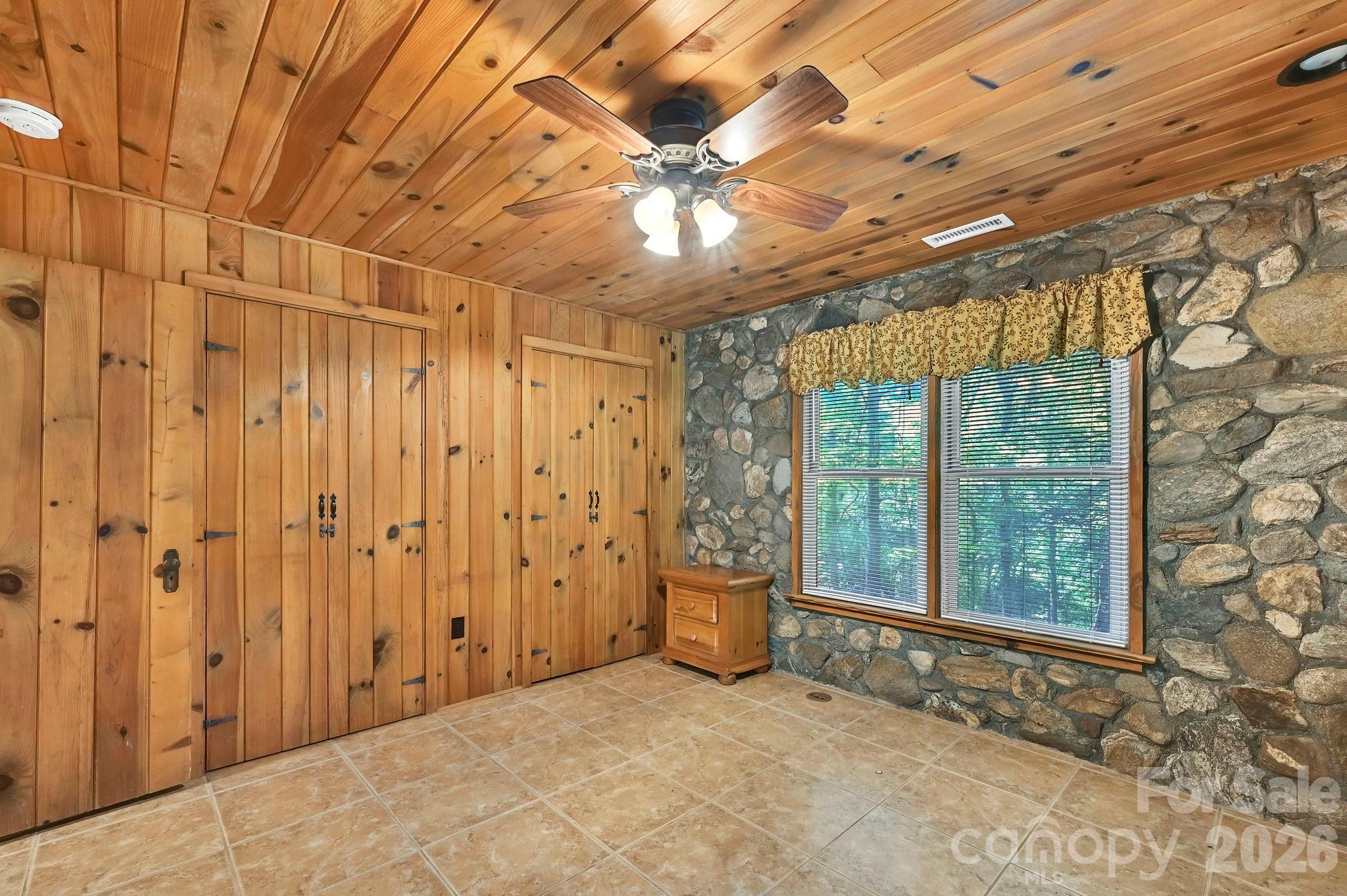 26 Candler School Road — Candler