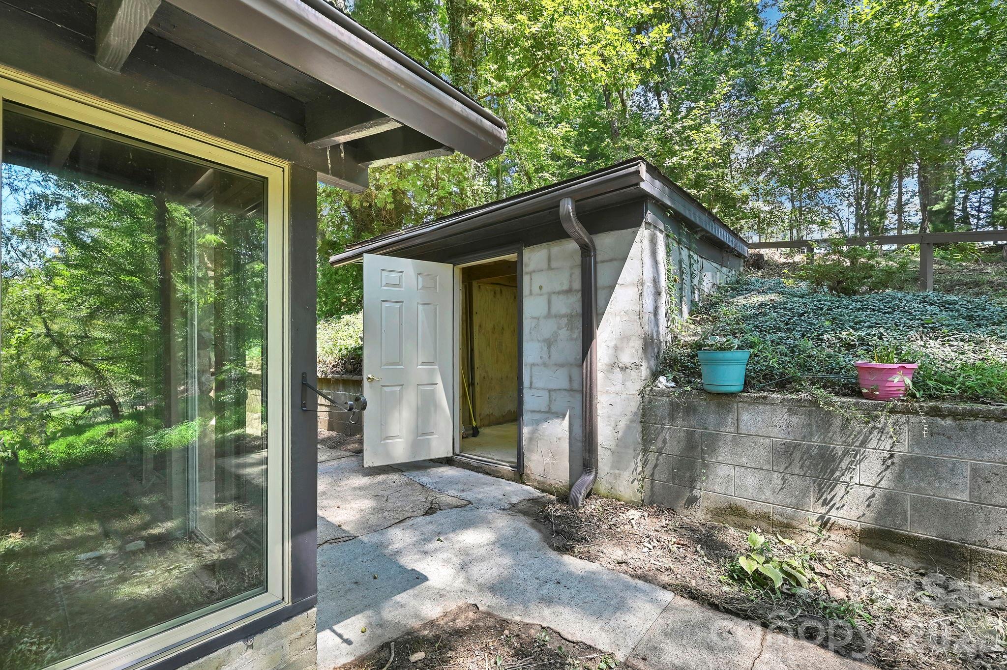 26 Candler School Road — Candler