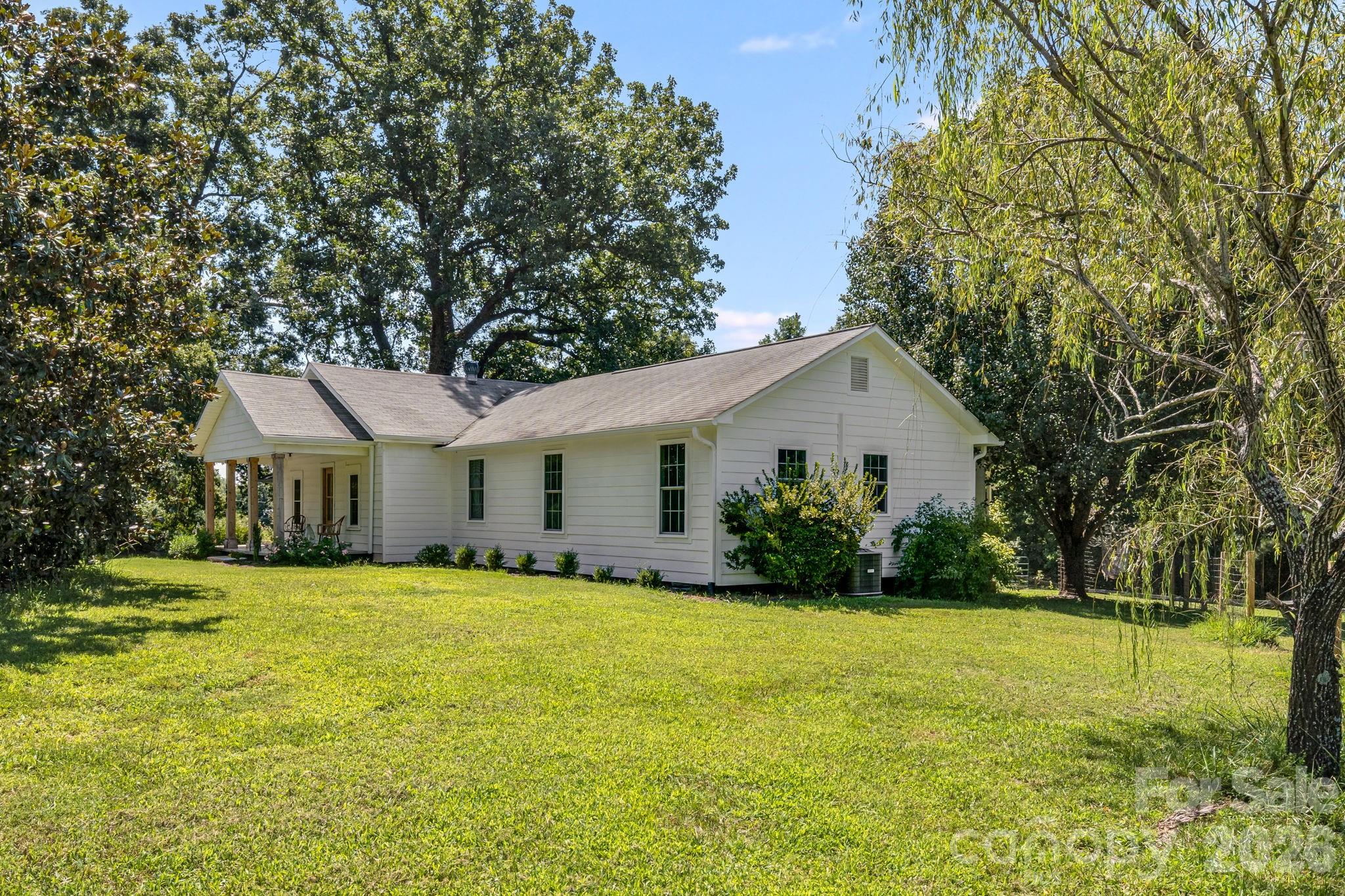 5990 S NC 9 Highway — Tryon
