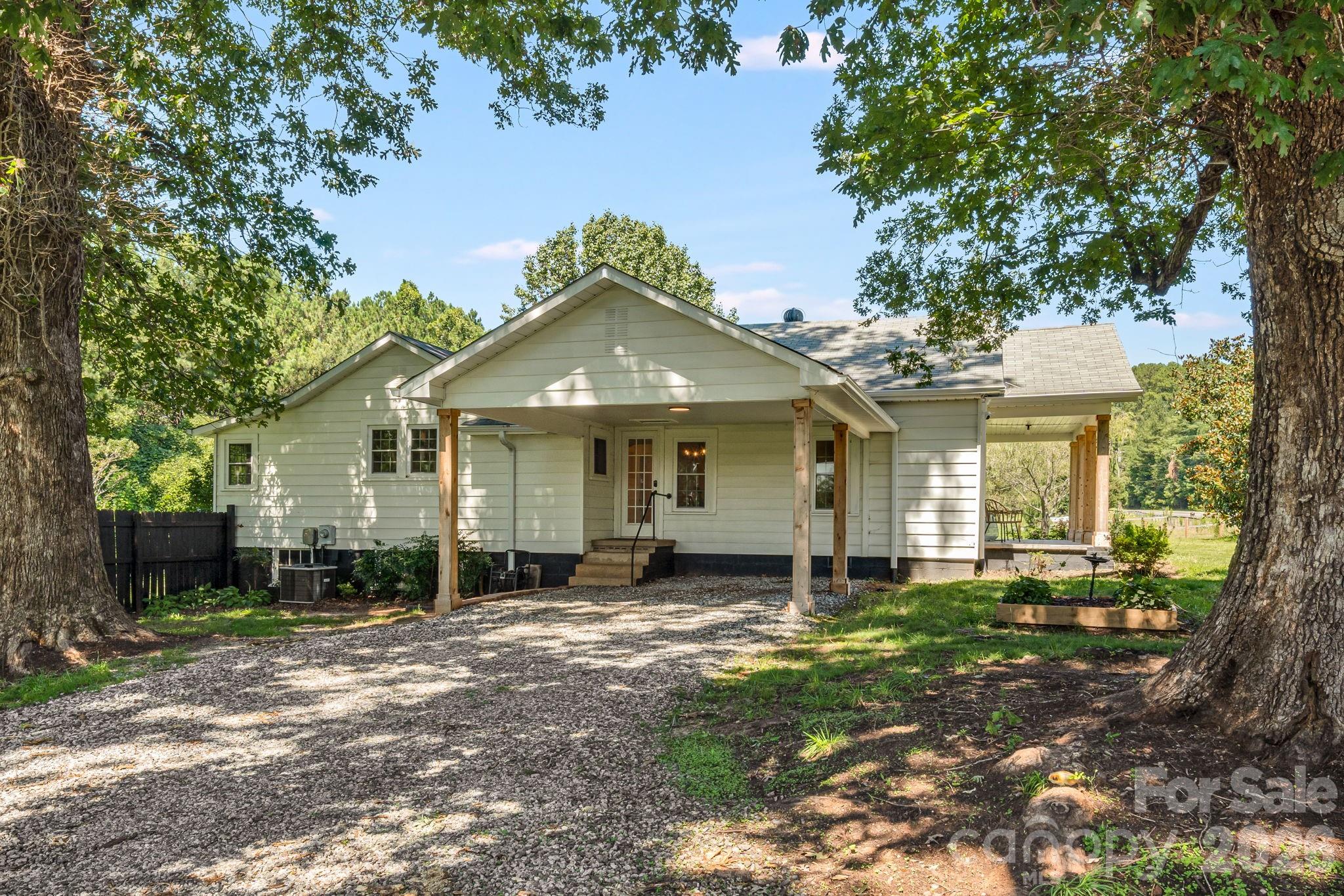 5990 S NC 9 Highway — Tryon