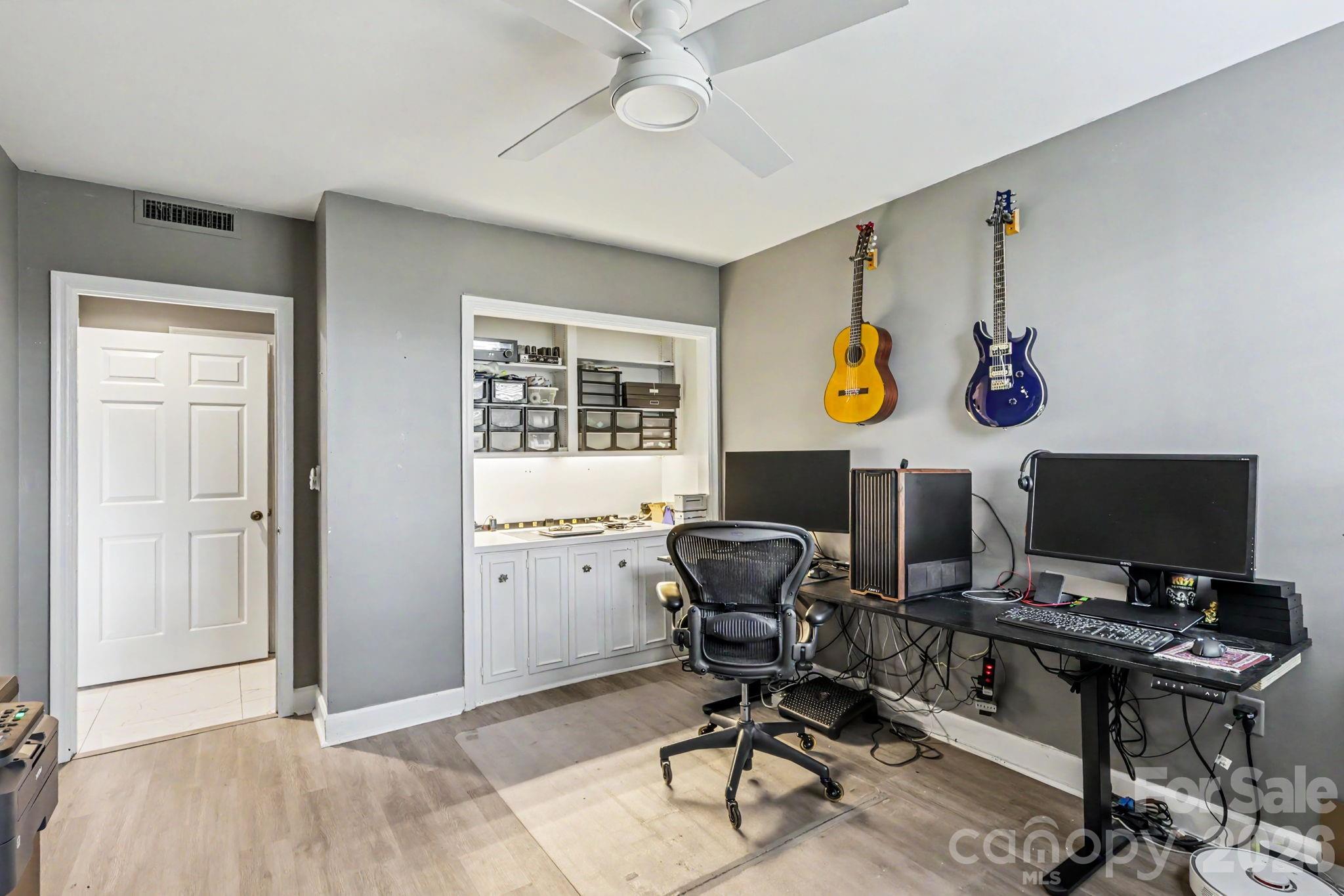 2222 Selwyn Avenue #603 — Charlotte