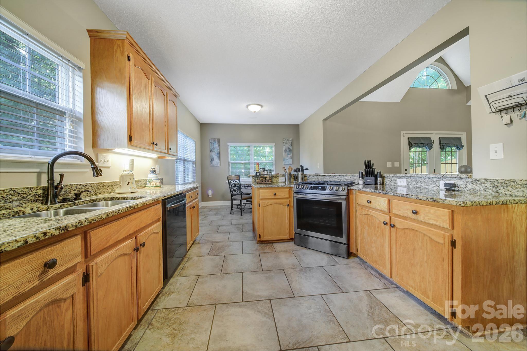 4004 River Falls Drive — Lowell