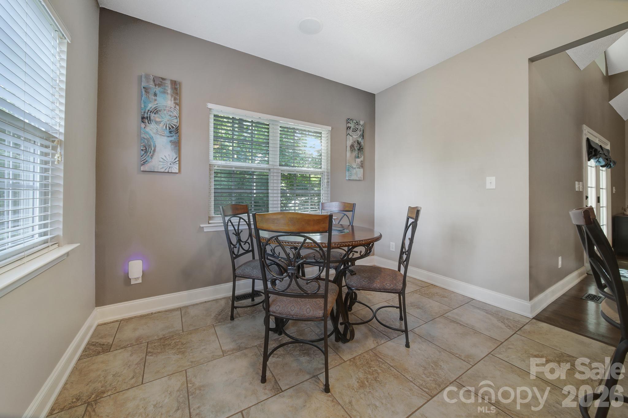 4004 River Falls Drive — Lowell