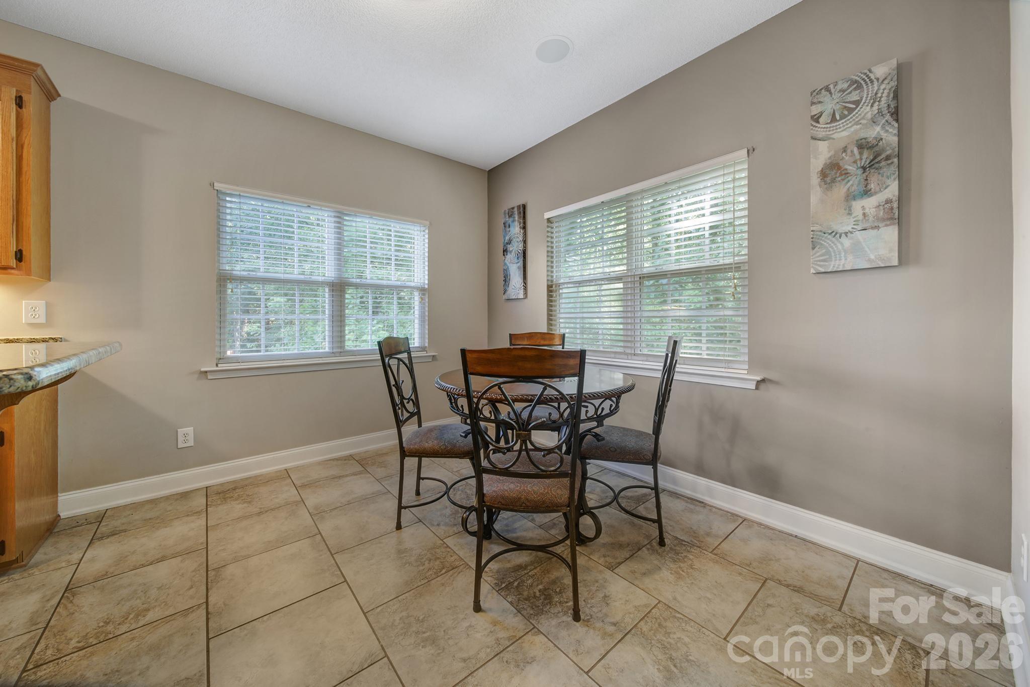 4004 River Falls Drive — Lowell