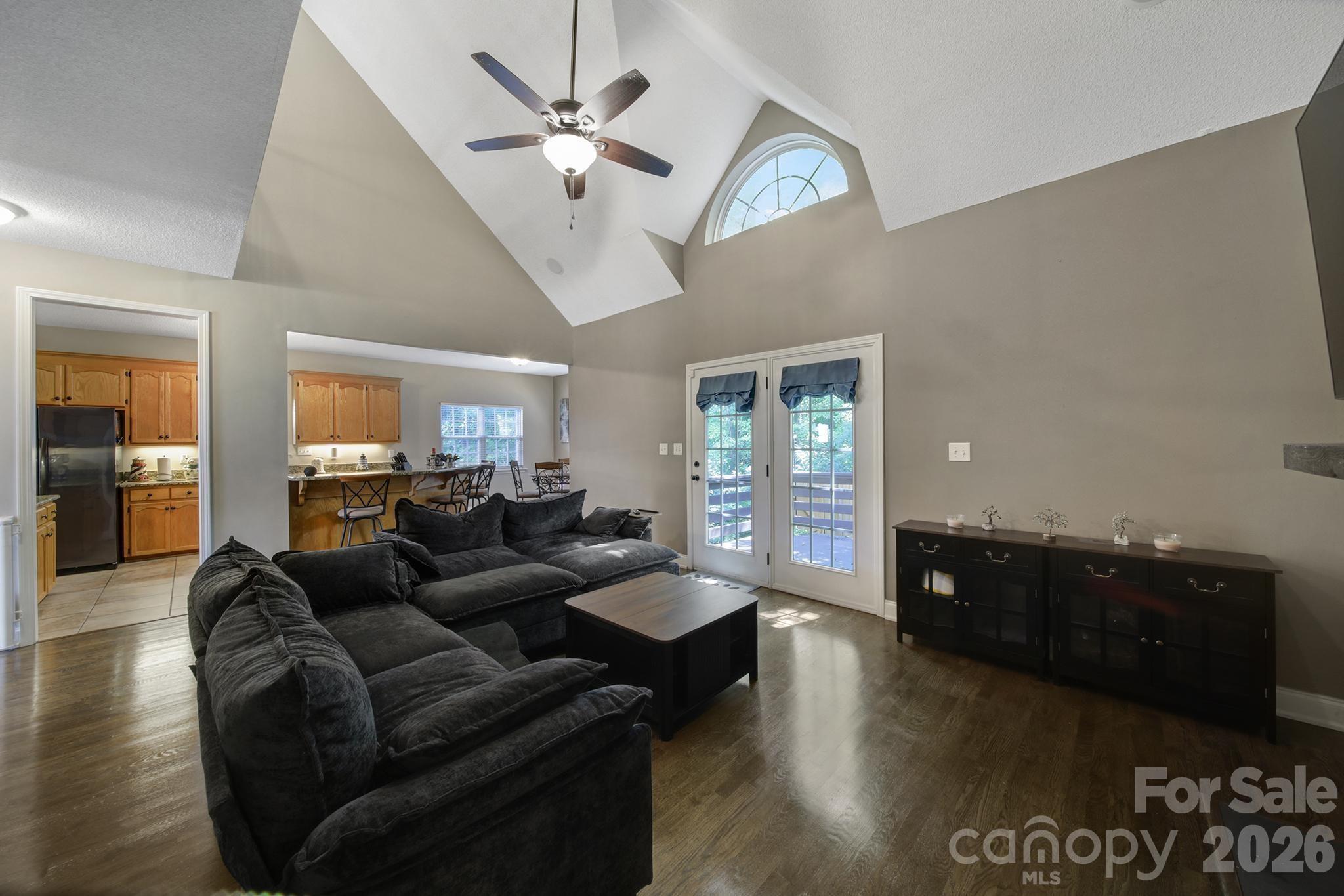 4004 River Falls Drive — Lowell