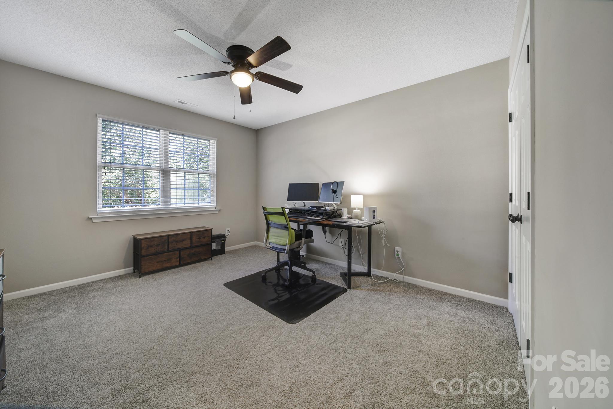 4004 River Falls Drive — Lowell