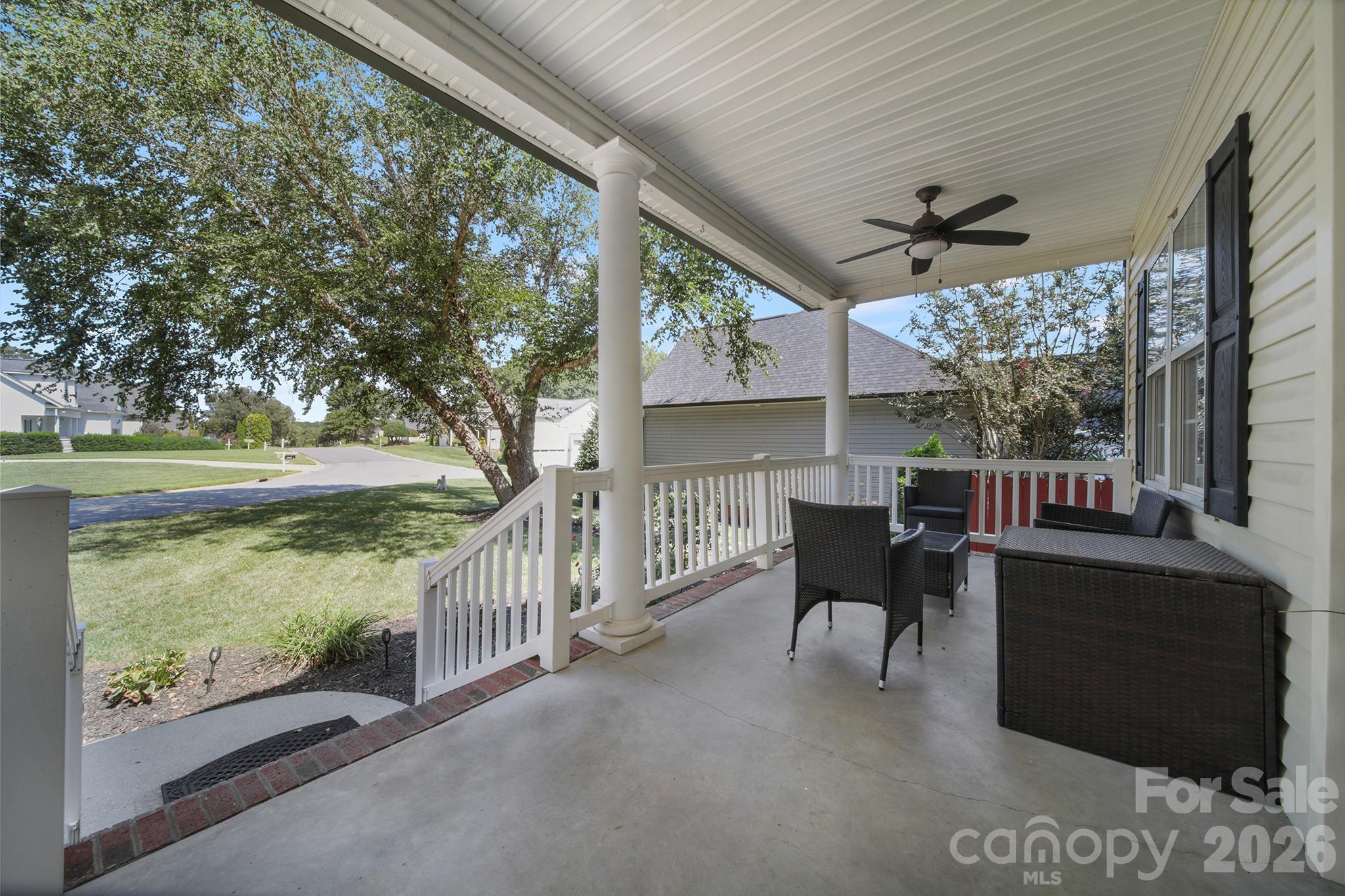 4004 River Falls Drive — Lowell