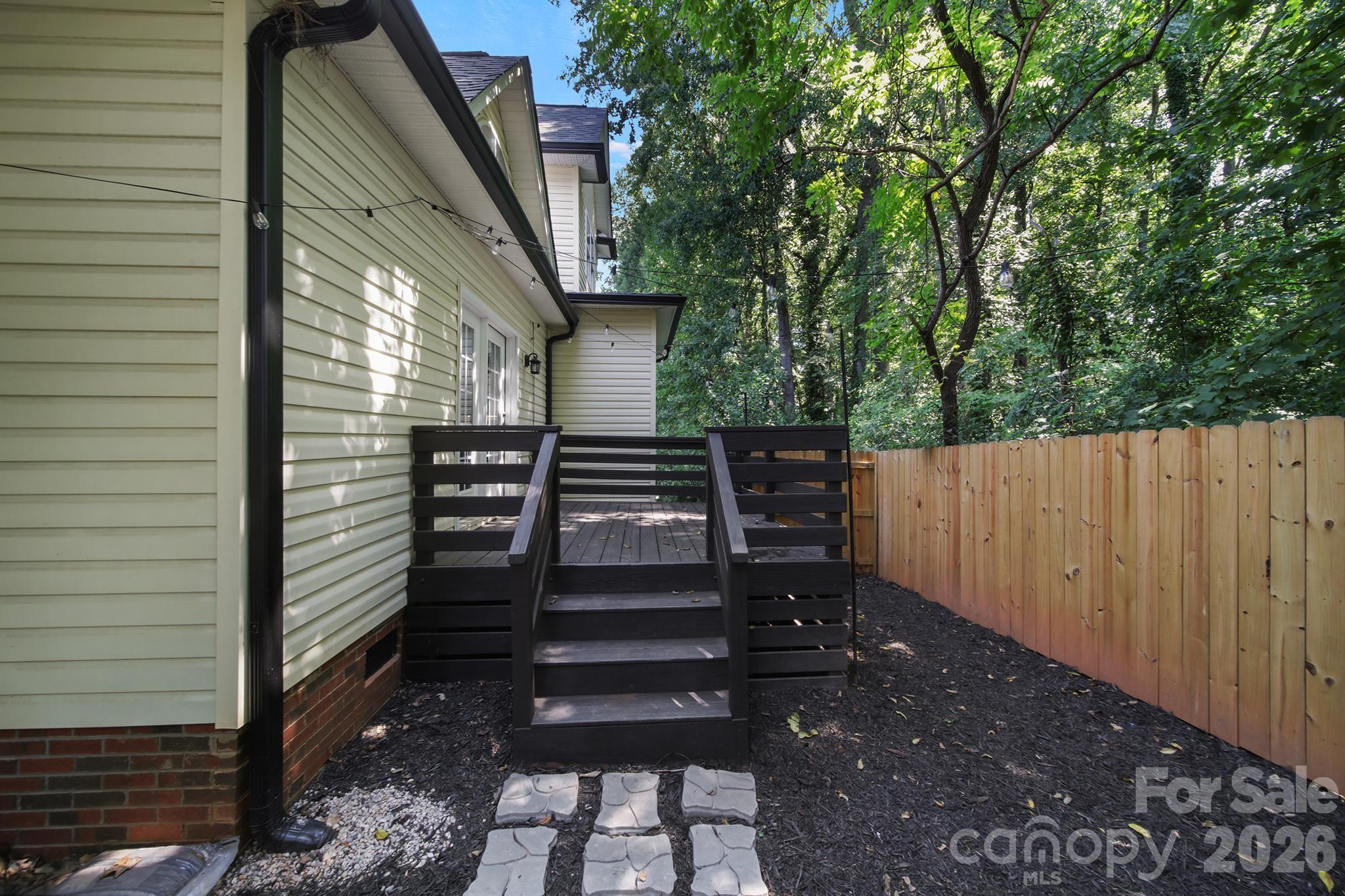 4004 River Falls Drive — Lowell