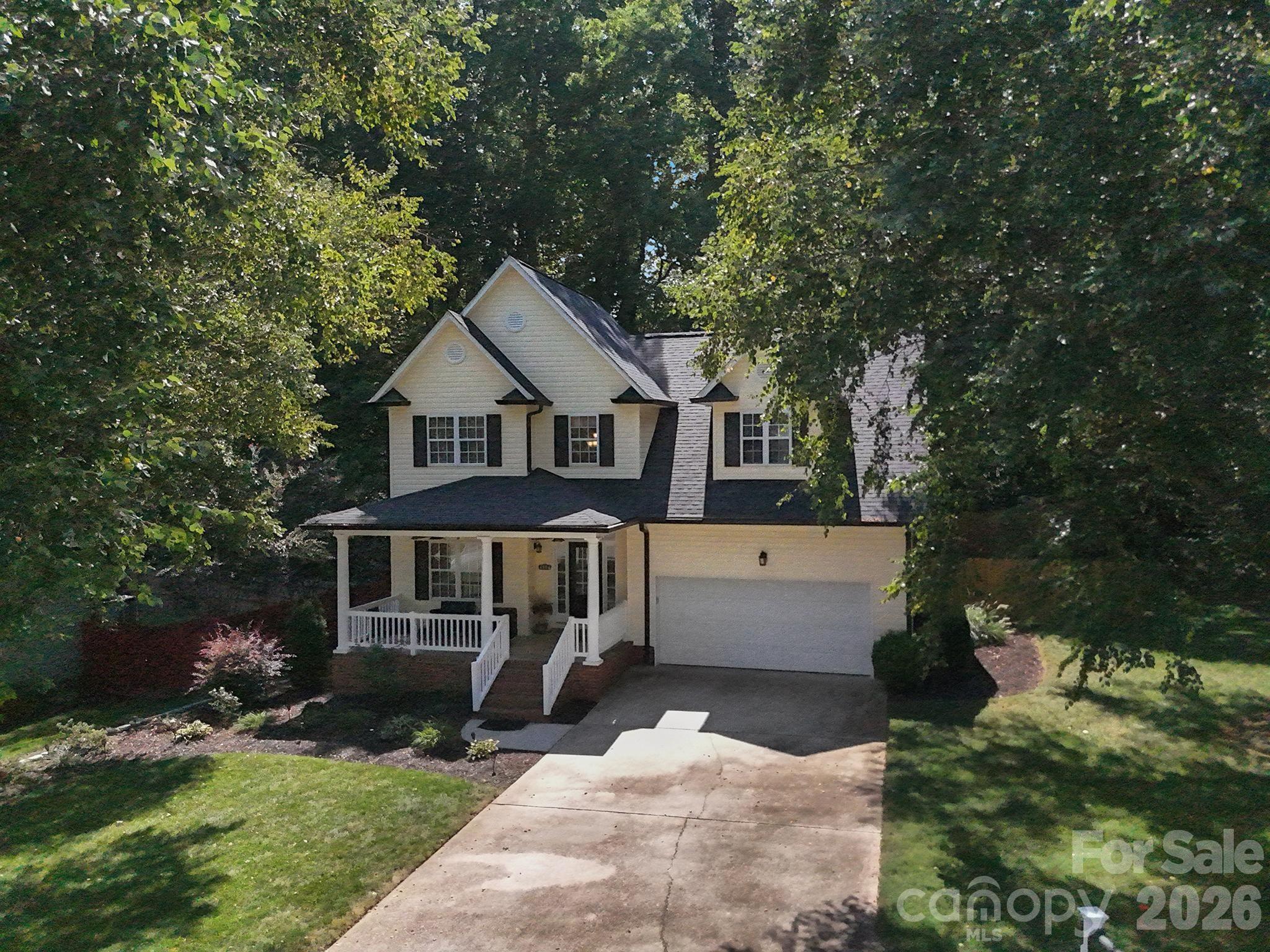 4004 River Falls Drive — Lowell