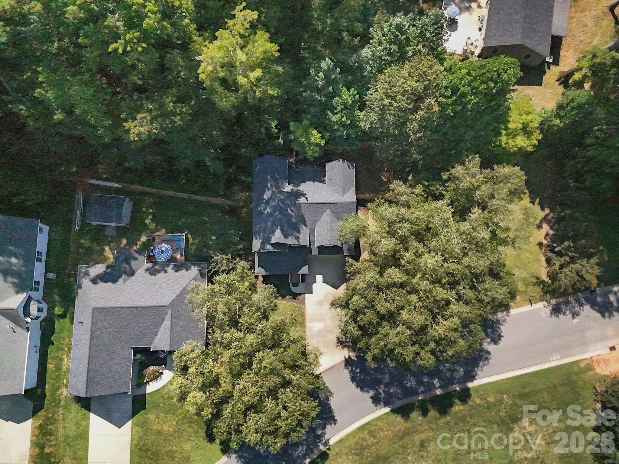 4004 River Falls Drive — Lowell