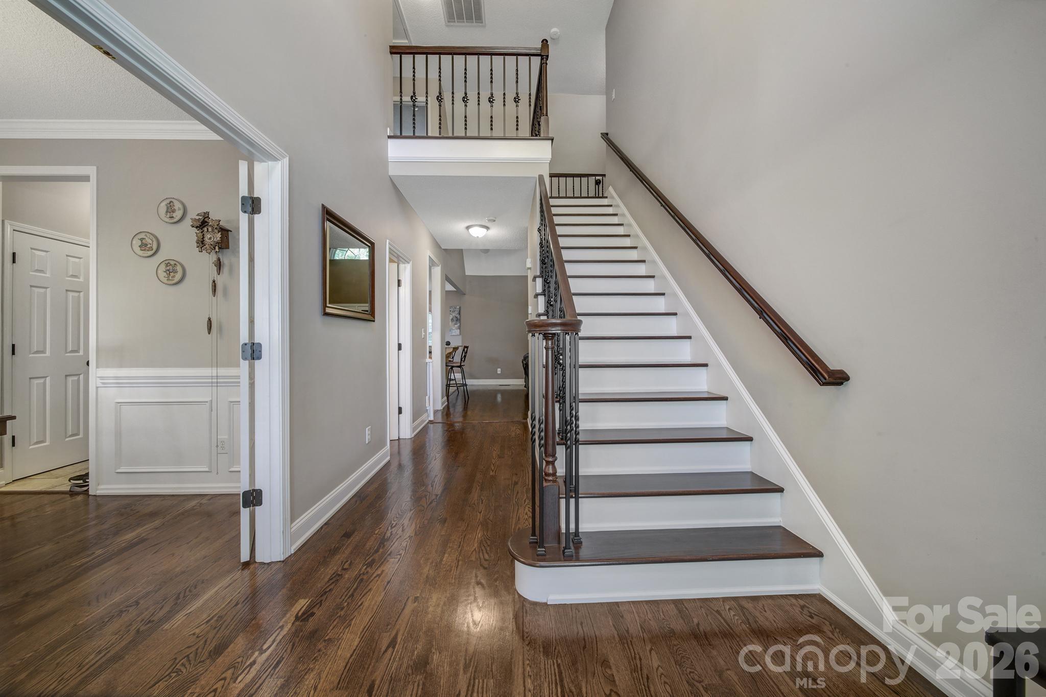 4004 River Falls Drive — Lowell