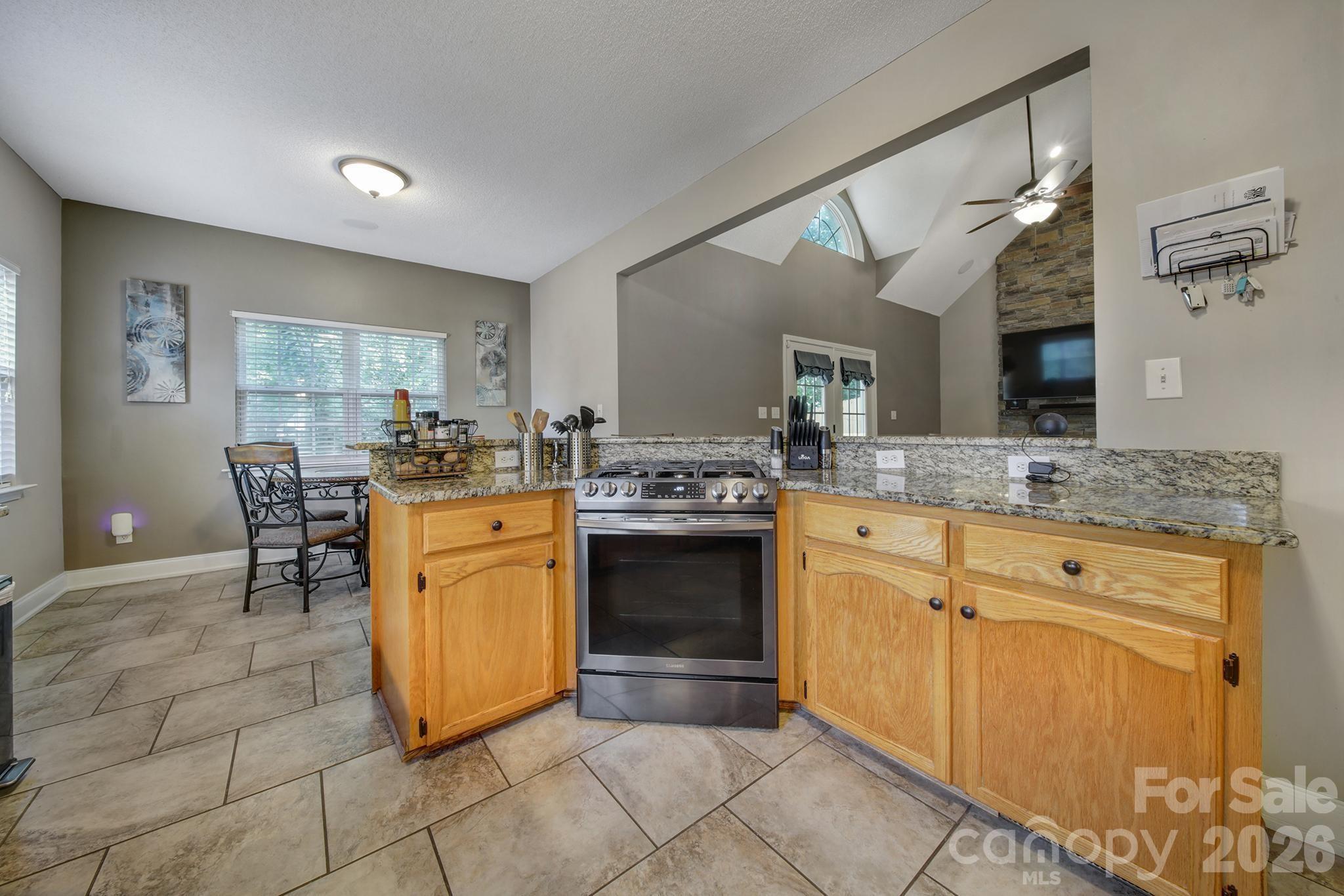 4004 River Falls Drive — Lowell