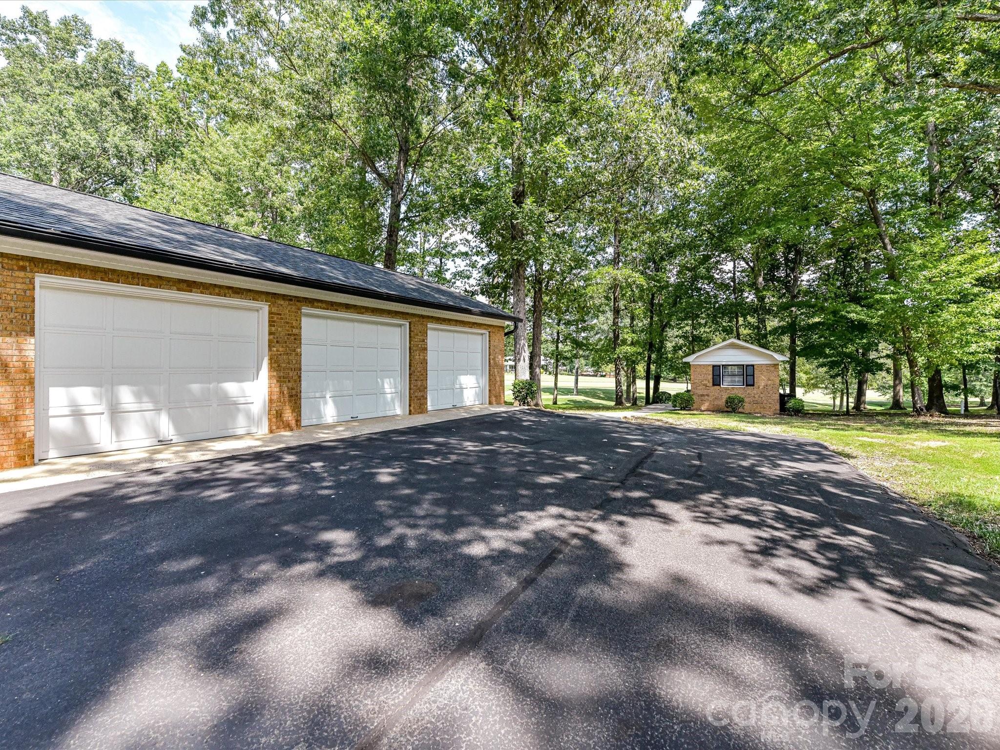 2646 Rolling Hills Drive — Monroe