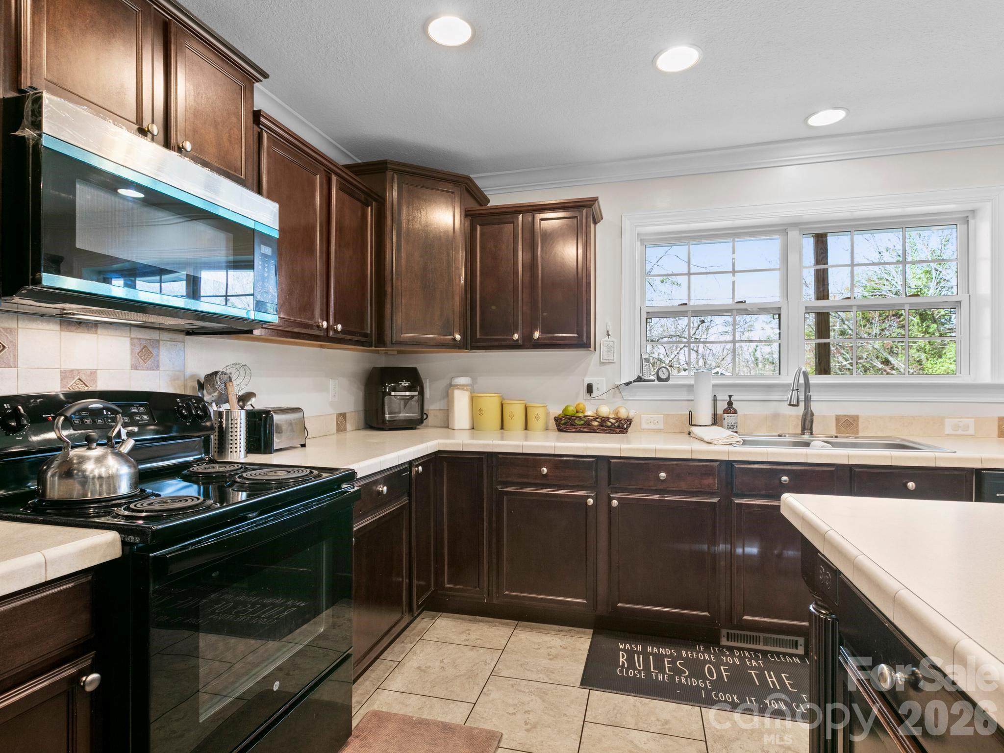 28 Chapel Park Road — Asheville