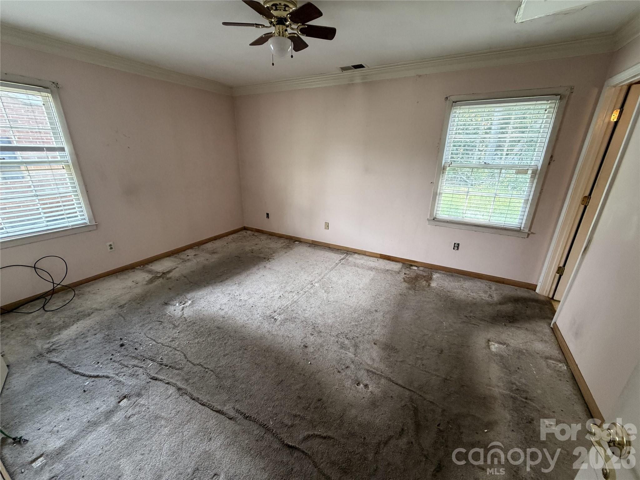 6625 Woodfield Drive — Charlotte