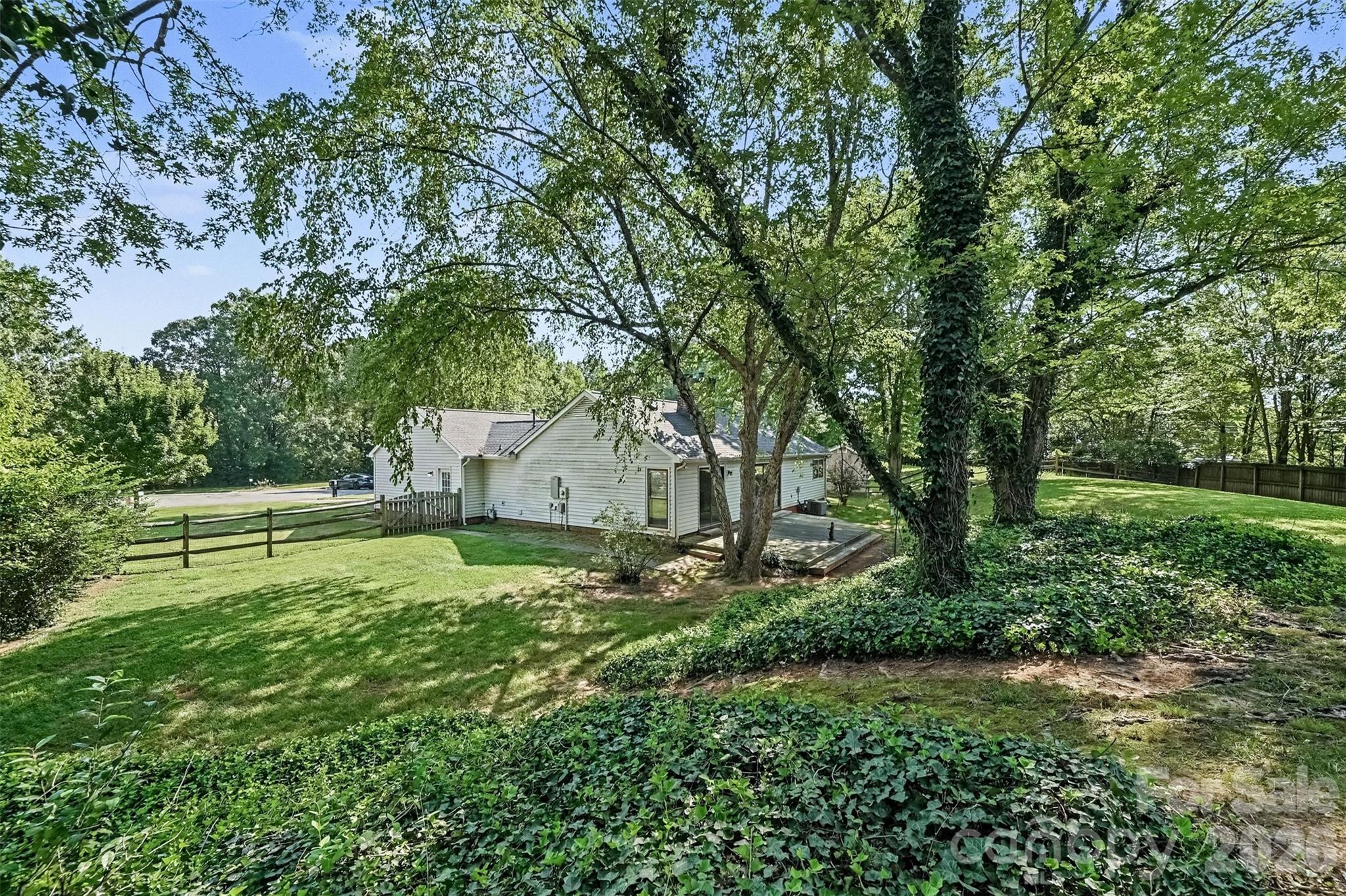 8248 Oakley Lane — Charlotte