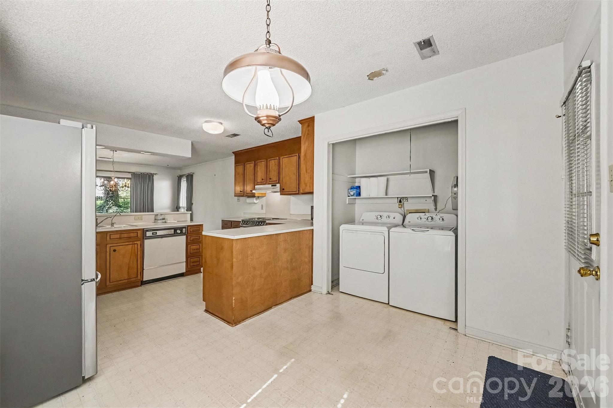8248 Oakley Lane — Charlotte