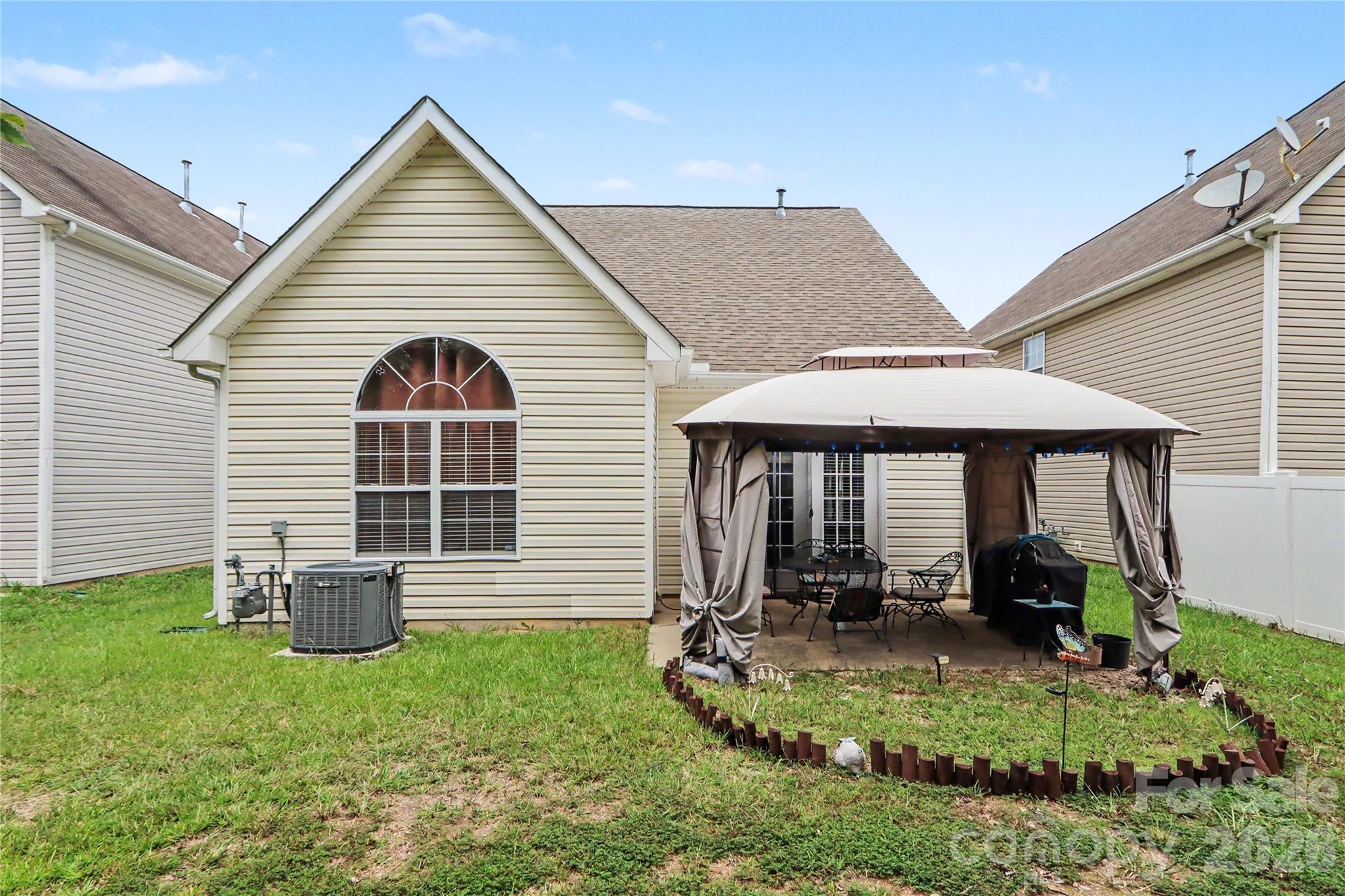 2716 Rozzelles Landing Drive — Charlotte